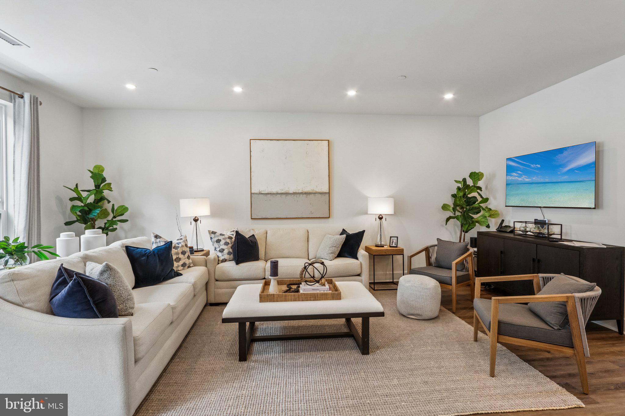 RIVER PLACE - Residential