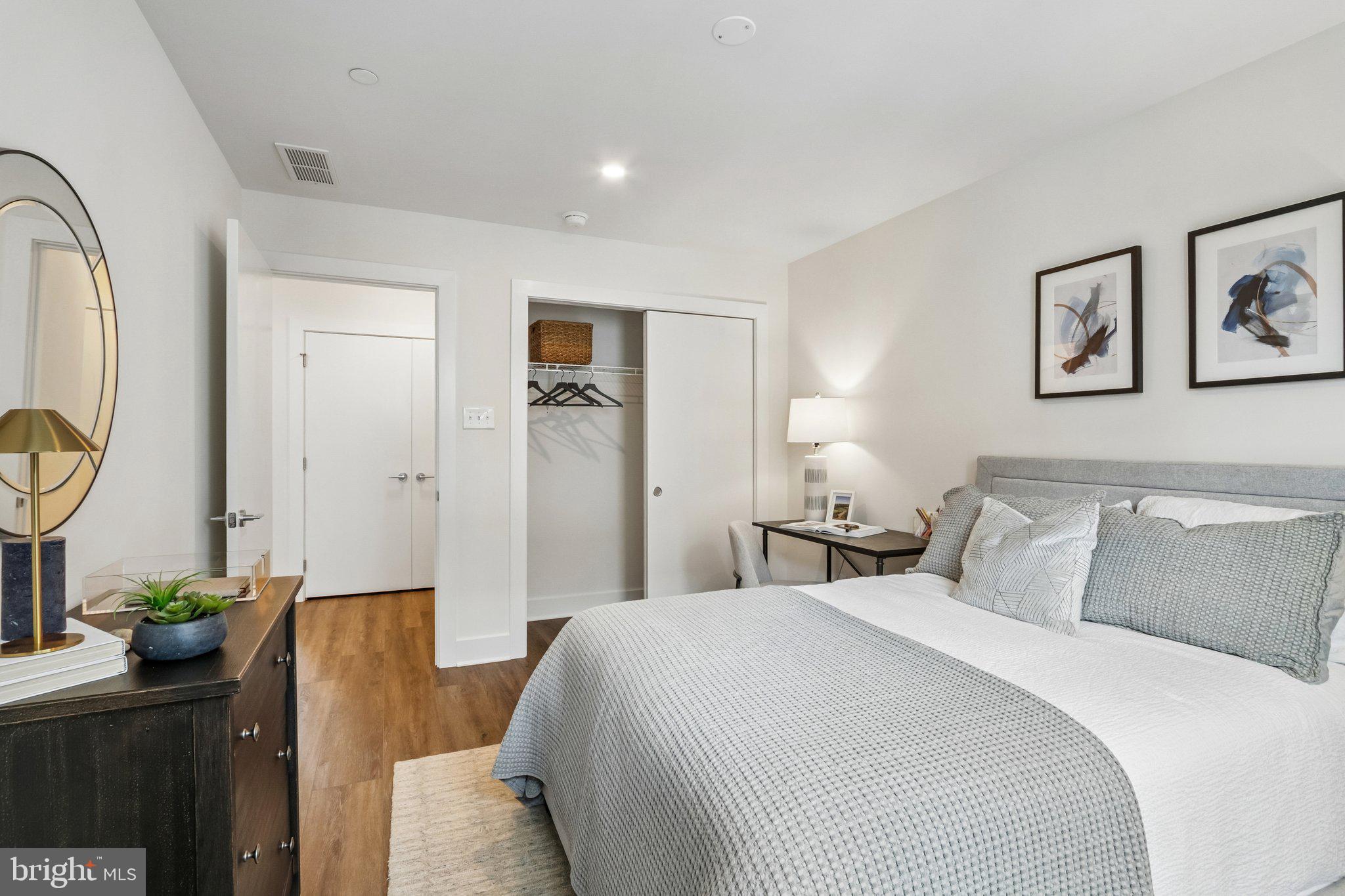 RIVER PLACE - Residential