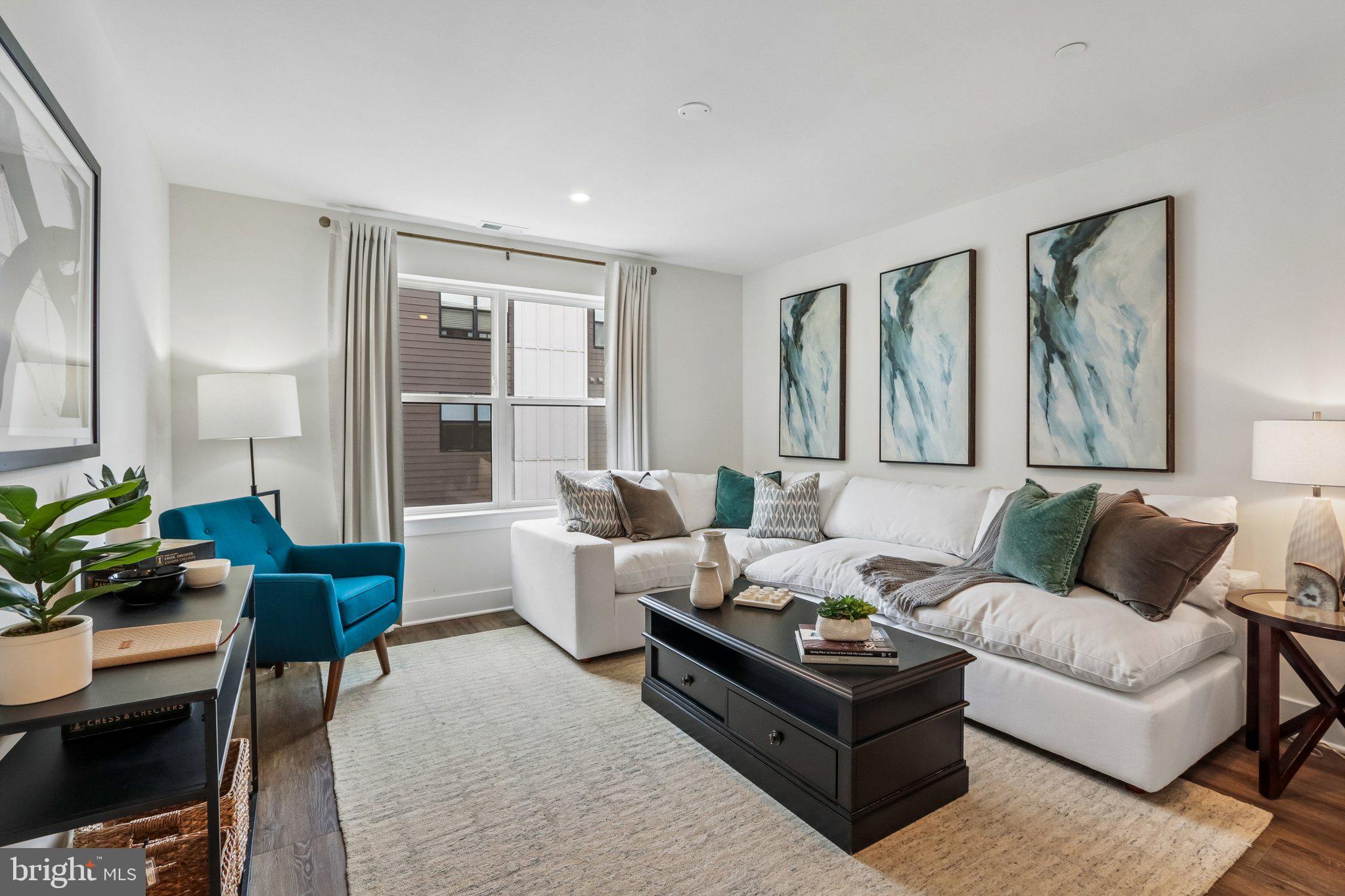 RIVER PLACE - Residential