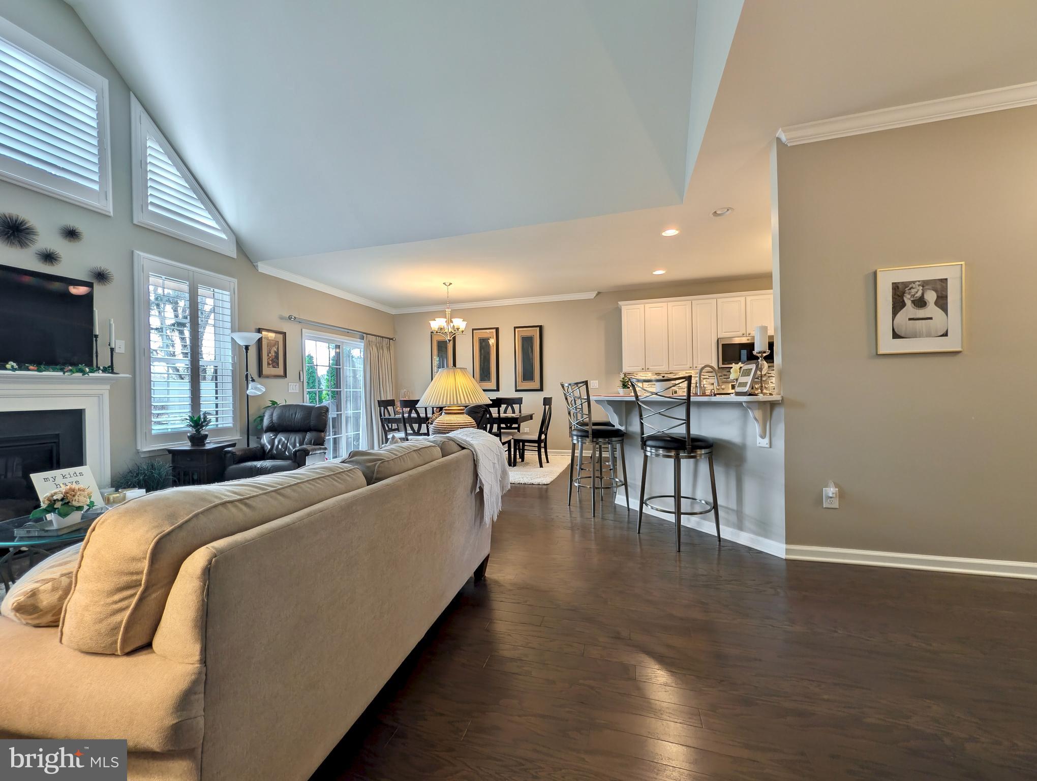 INDIAN CREEK - Residential