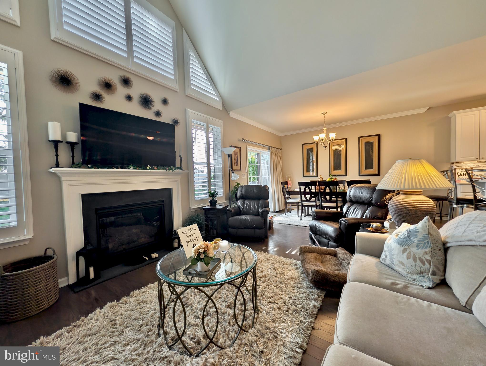 INDIAN CREEK - Residential