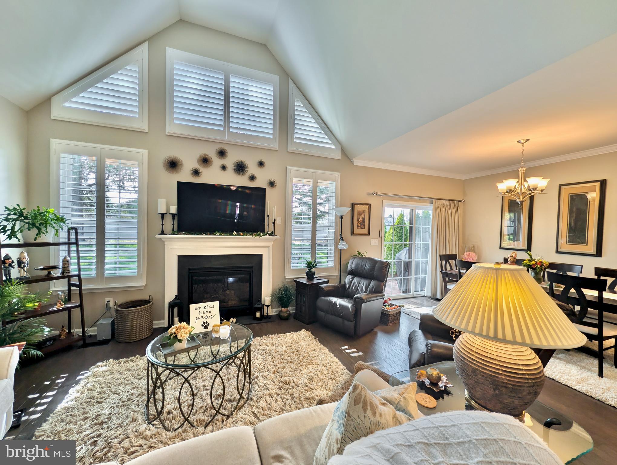 INDIAN CREEK - Residential