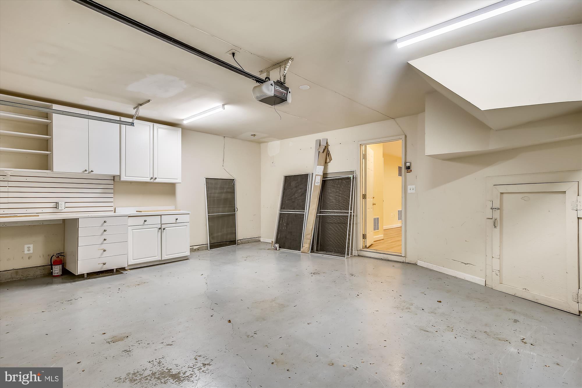 REES ESTATE - Residential Lease