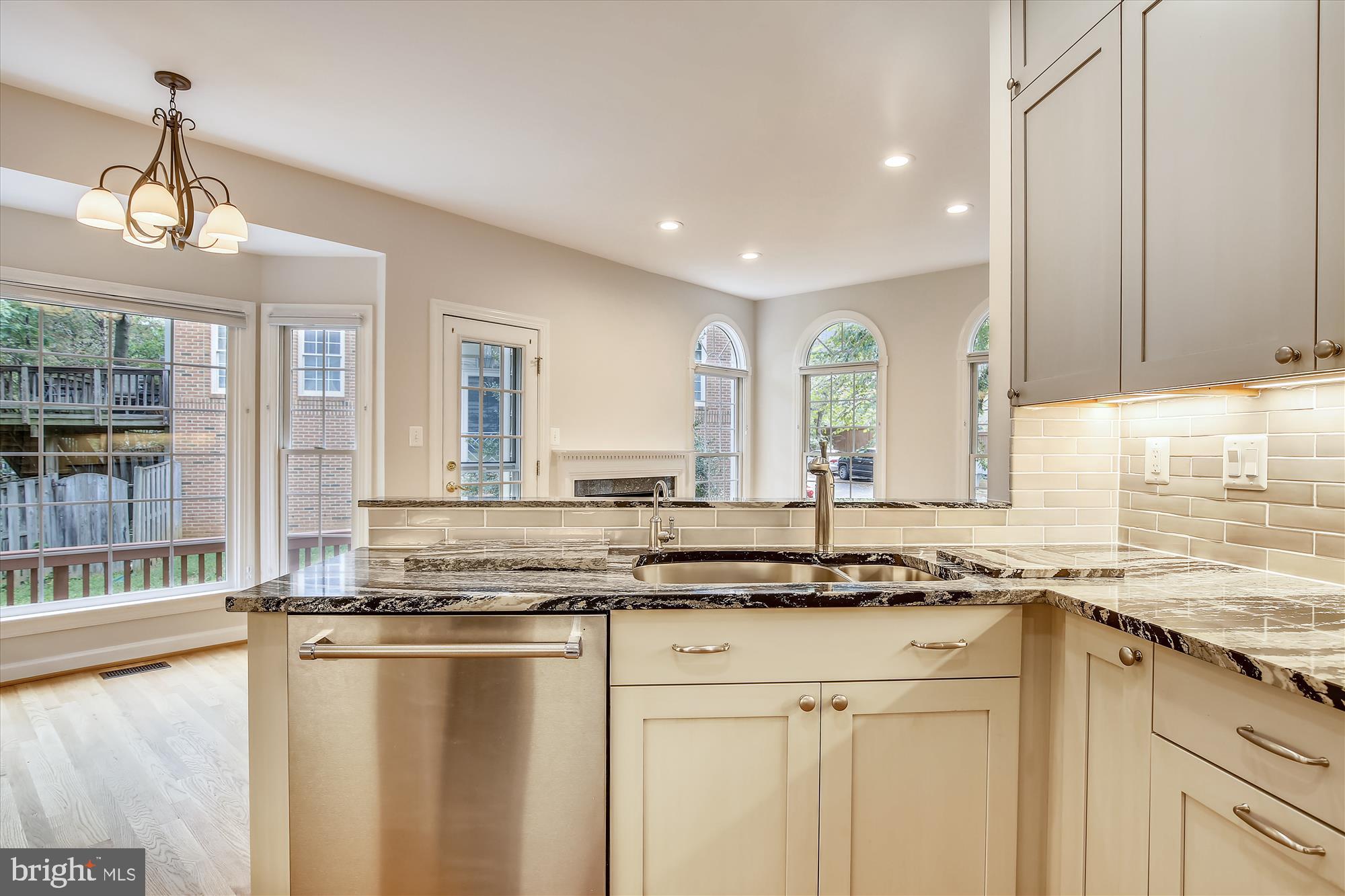 REES ESTATE - Residential Lease