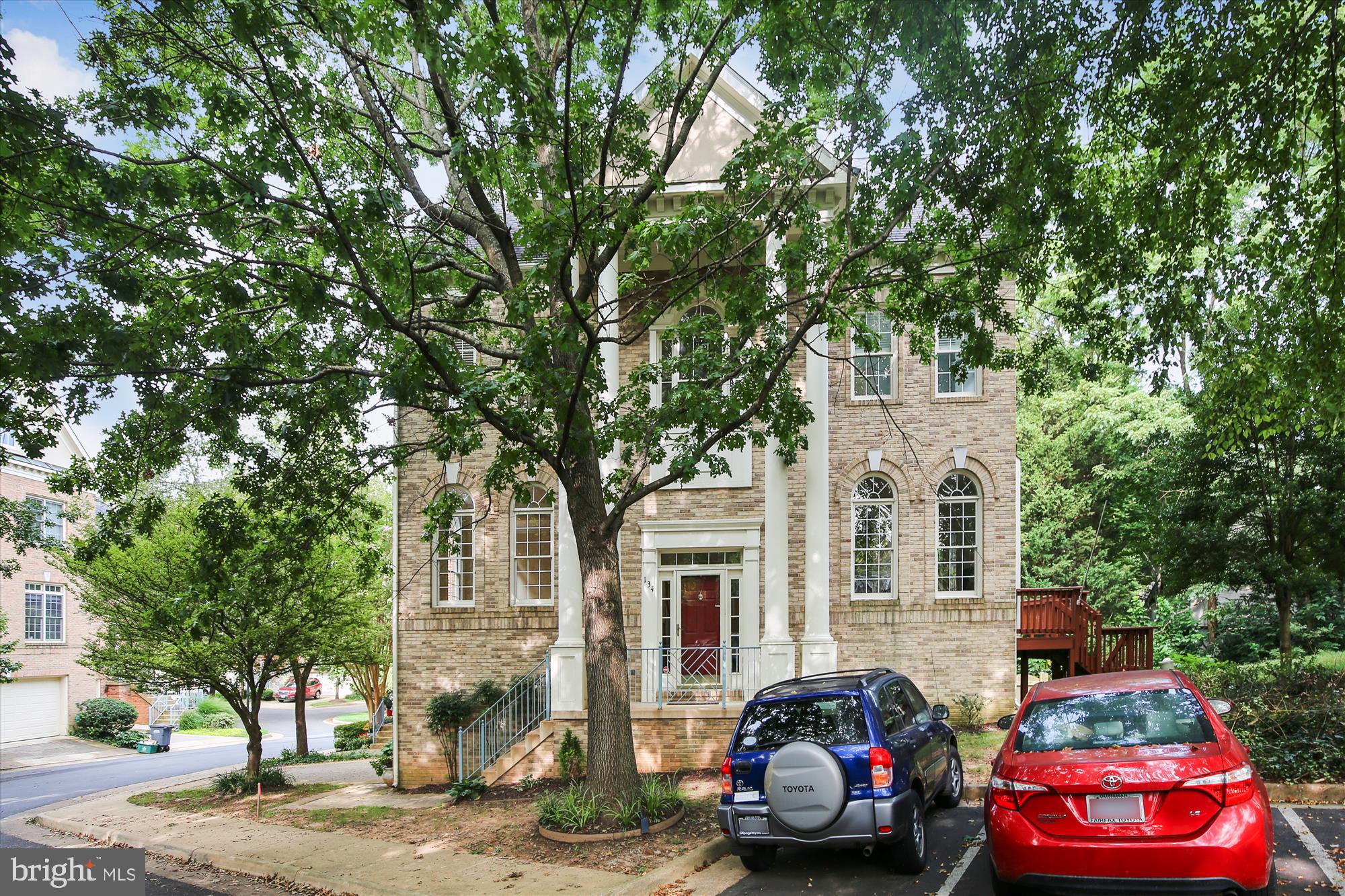 REES ESTATE - Residential Lease