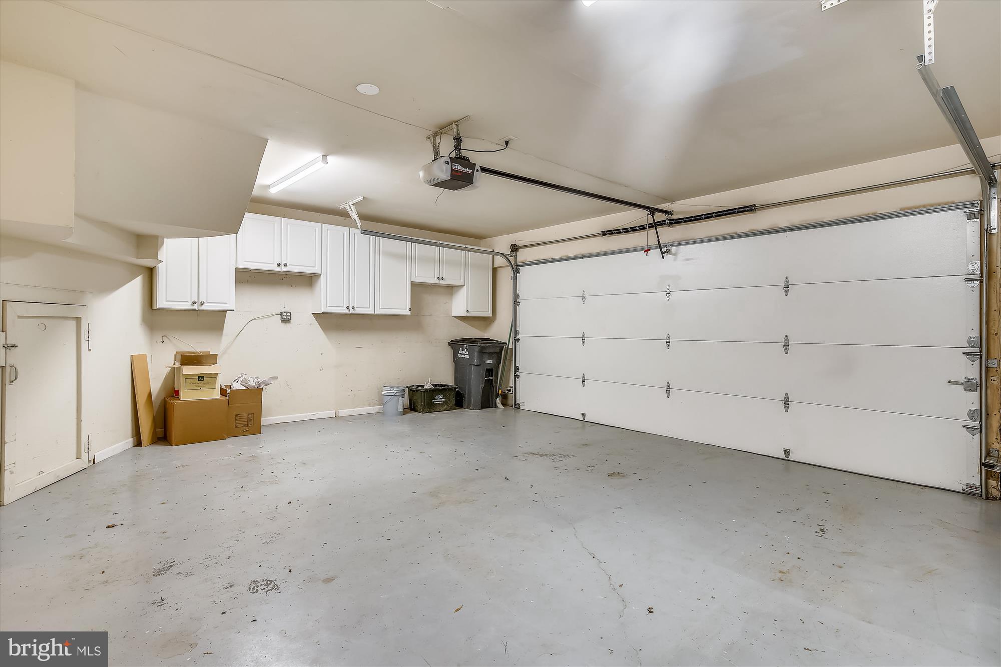 REES ESTATE - Residential Lease