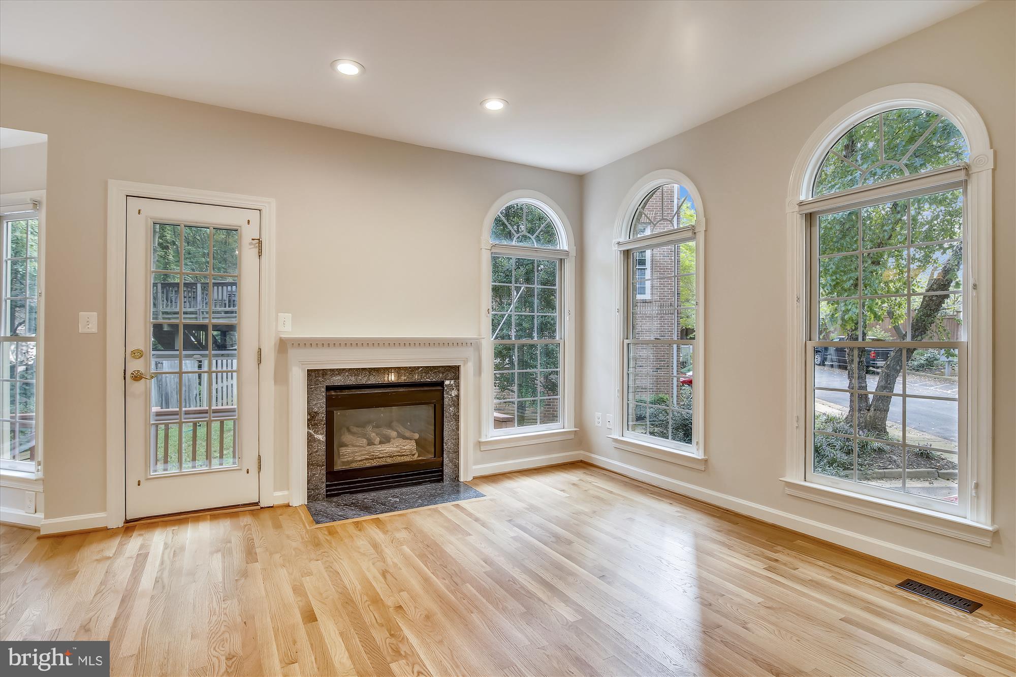 REES ESTATE - Residential Lease