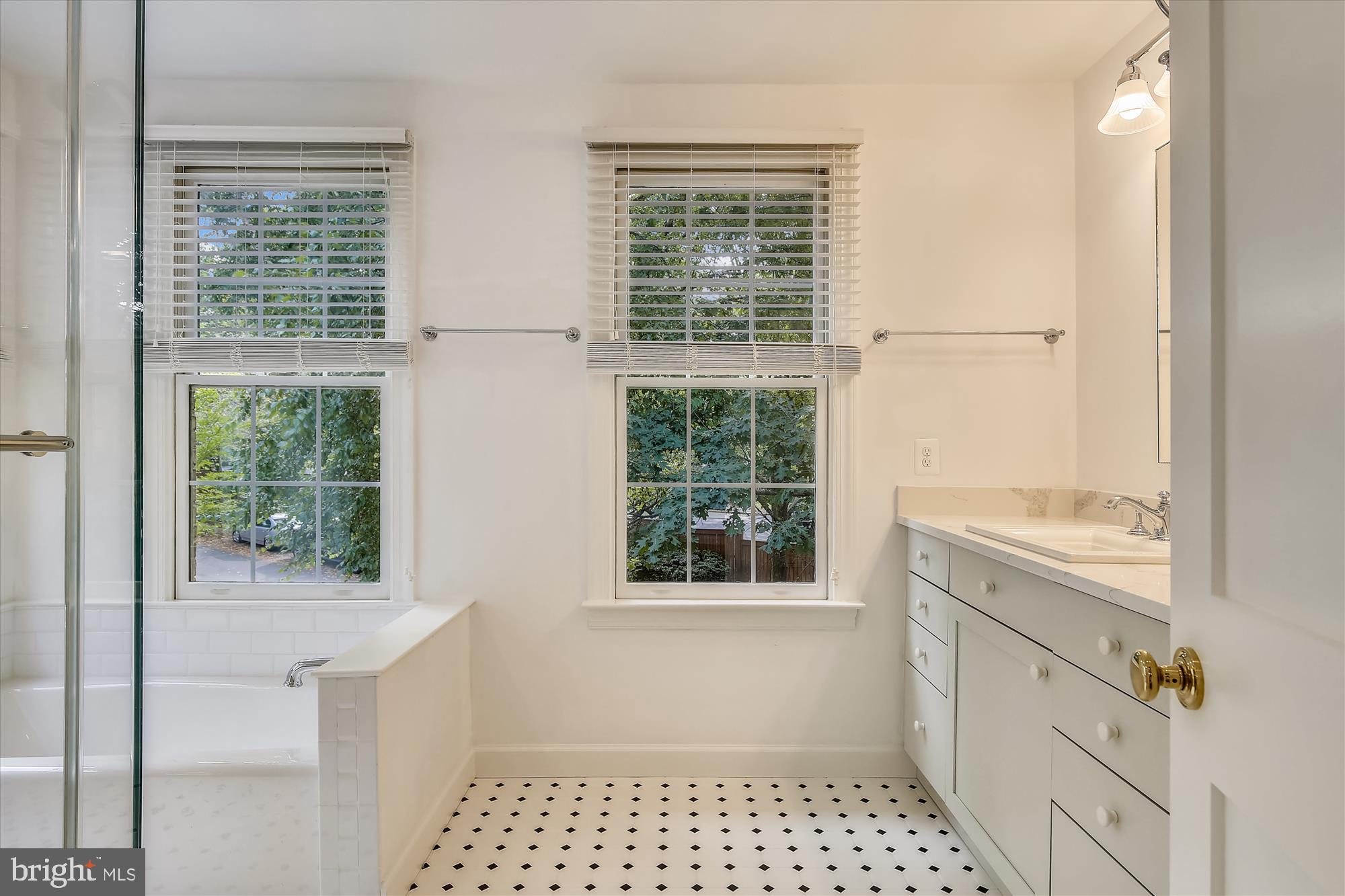 REES ESTATE - Residential Lease