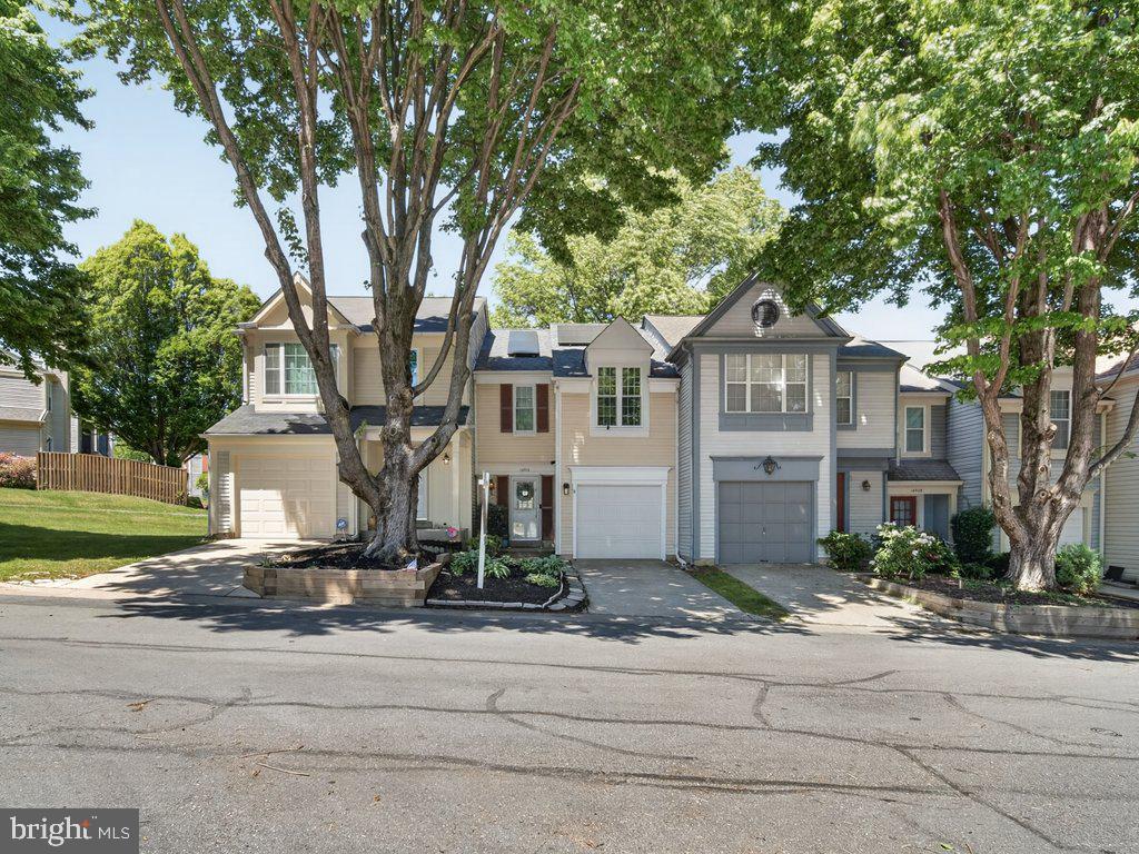 LONGMEAD - Residential