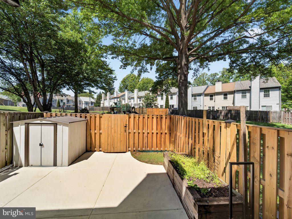 LONGMEAD - Residential