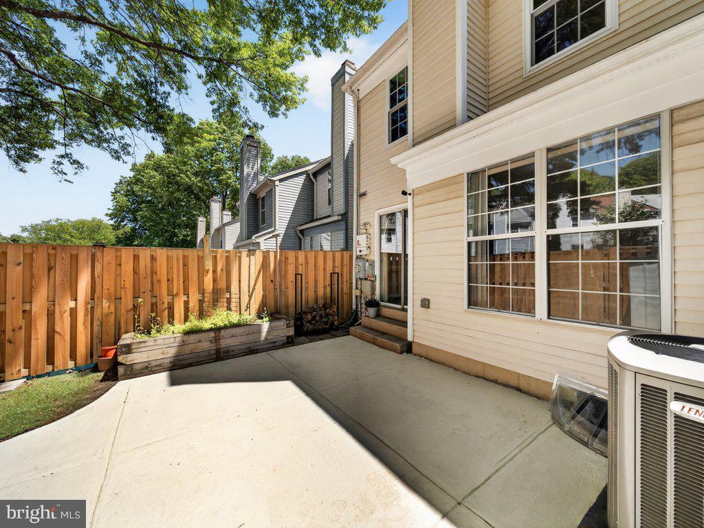 LONGMEAD - Residential