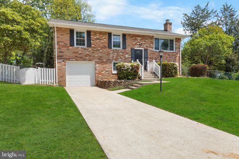 Photo of 1607 Ashford Place, WOODBRIDGE, VA 22191 (MLS # VAPW2118214)