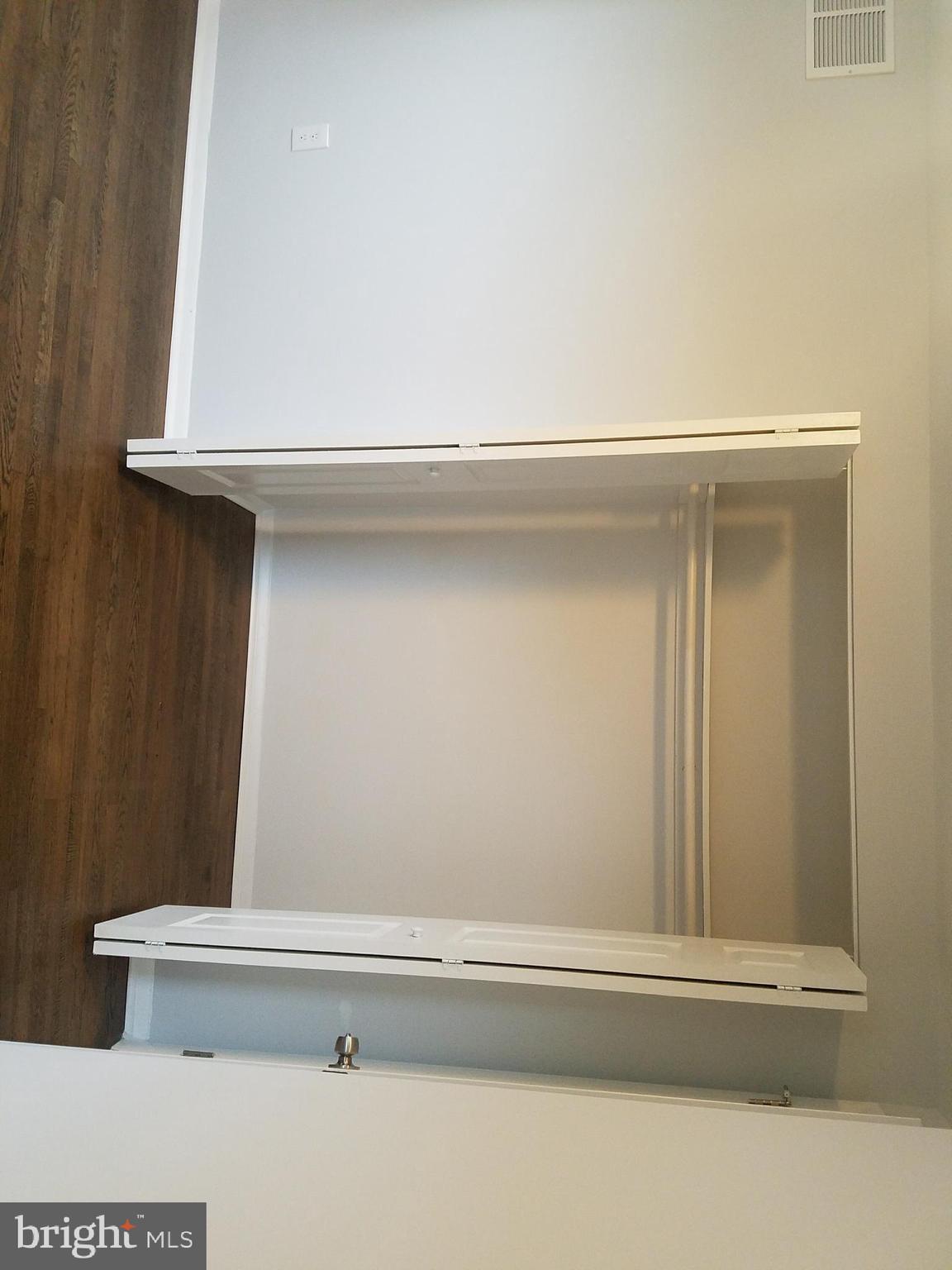 HOLLAND HILL - Residential