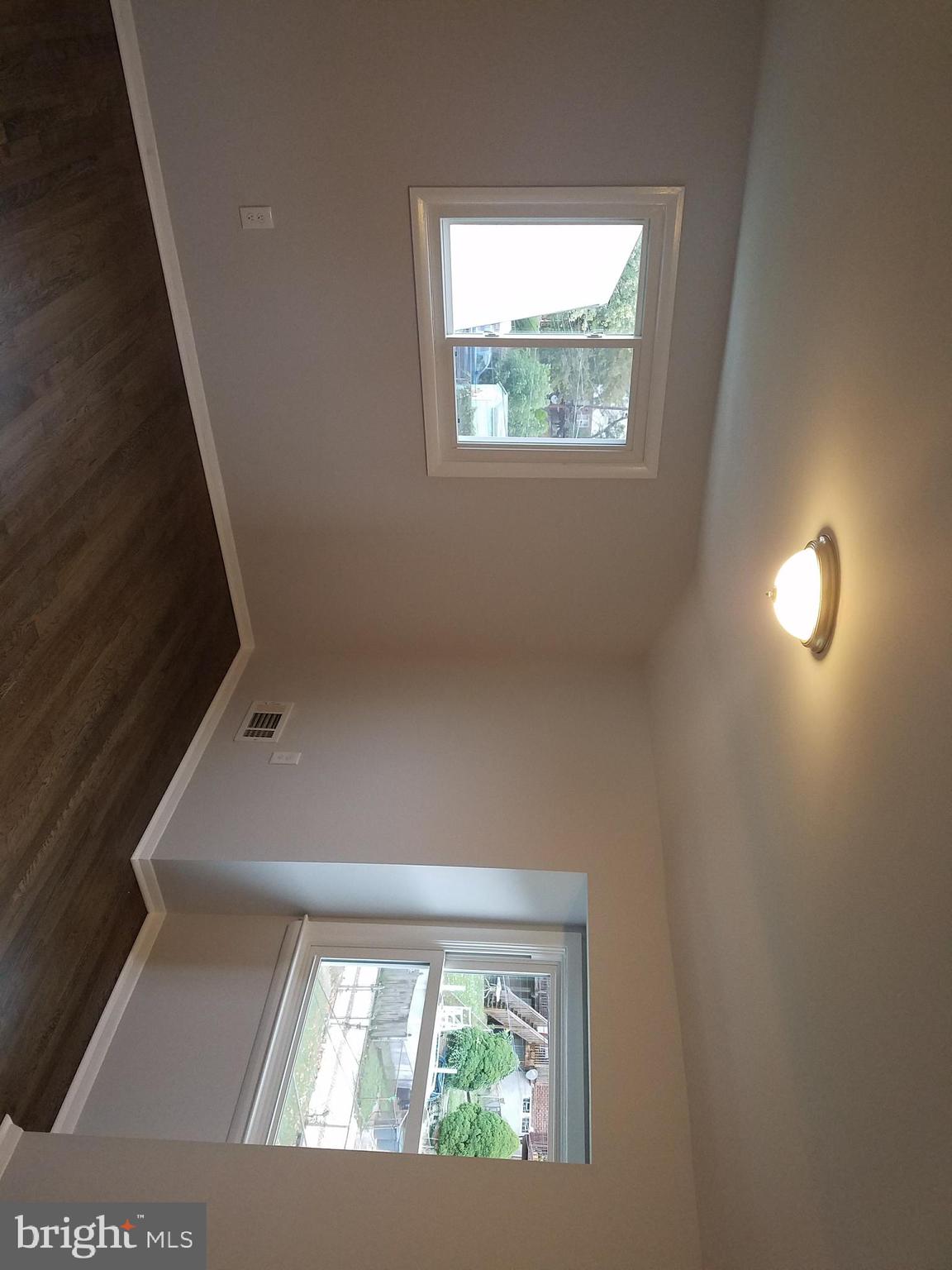 HOLLAND HILL - Residential