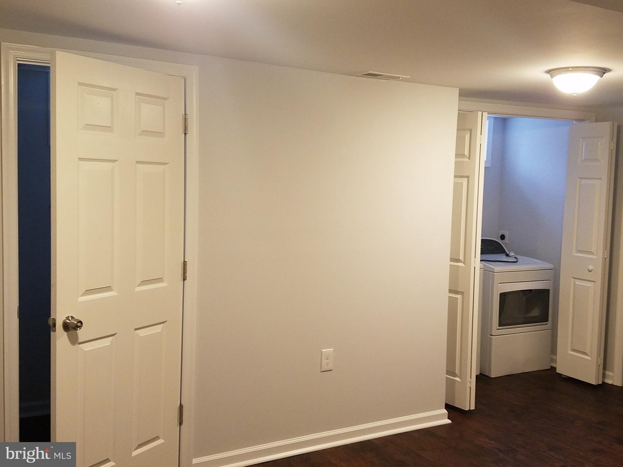 HOLLAND HILL - Residential