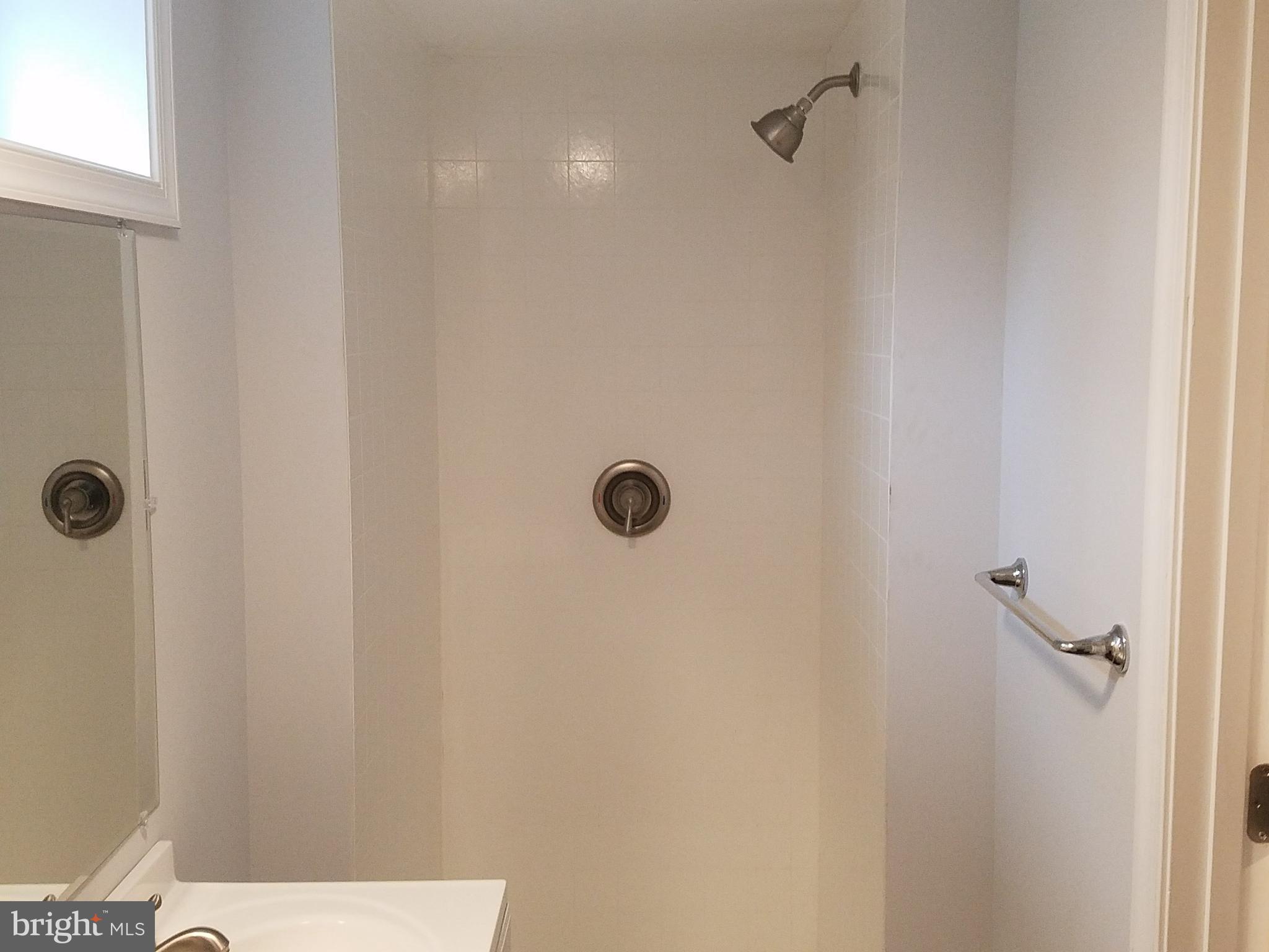 HOLLAND HILL - Residential