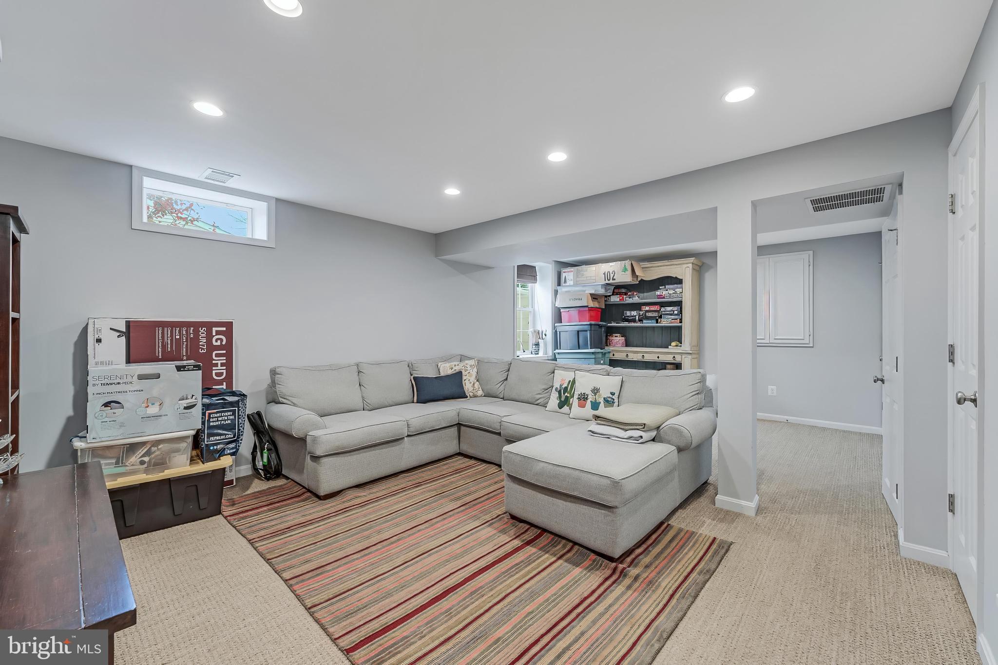 FOX MILL ESTATES - Residential Lease