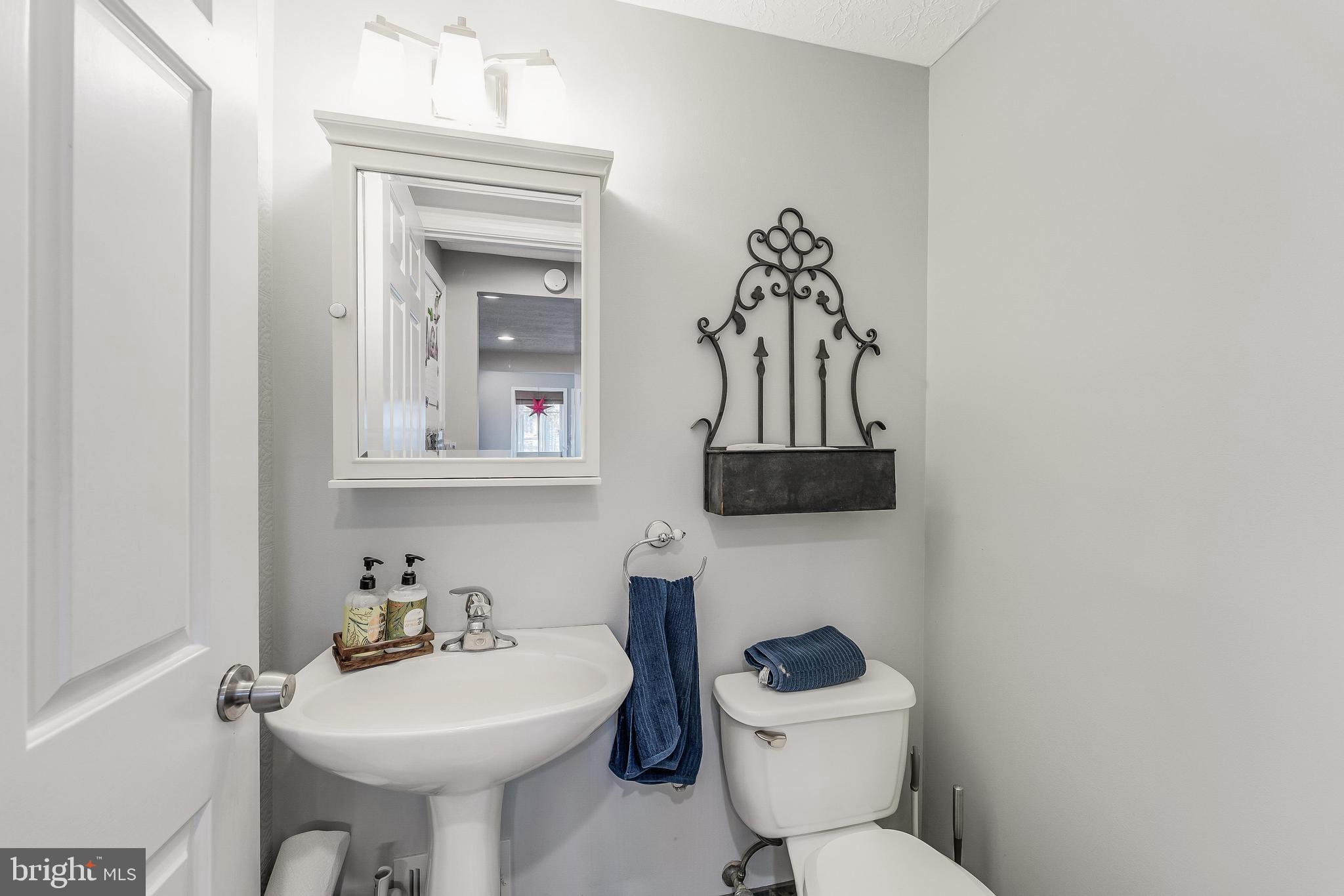 FOX MILL ESTATES - Residential Lease