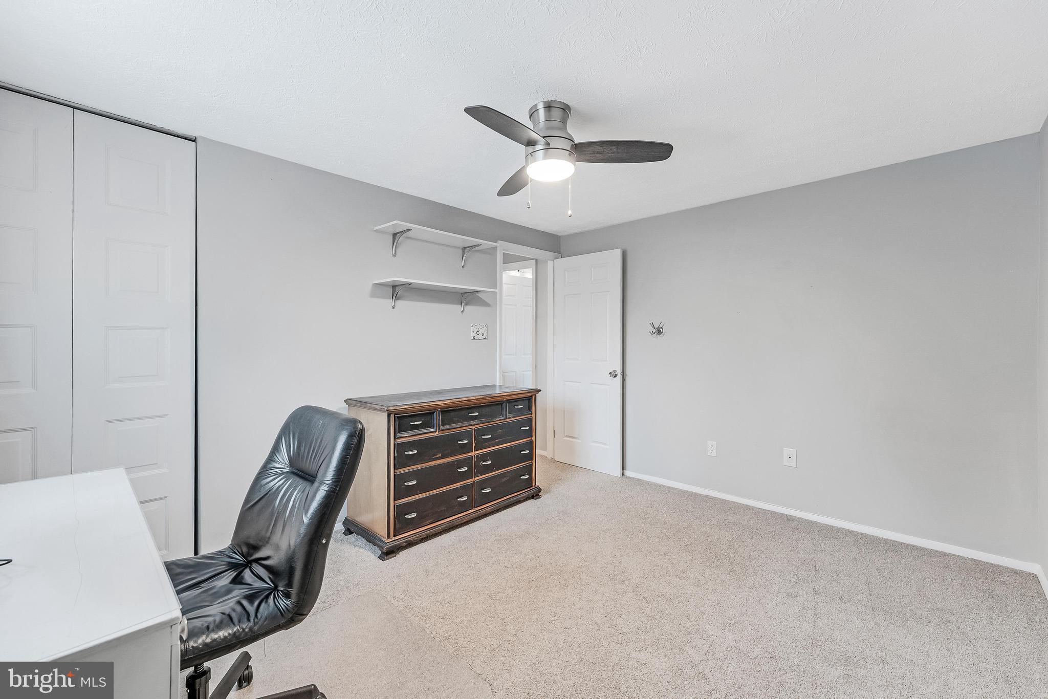 FOX MILL ESTATES - Residential Lease