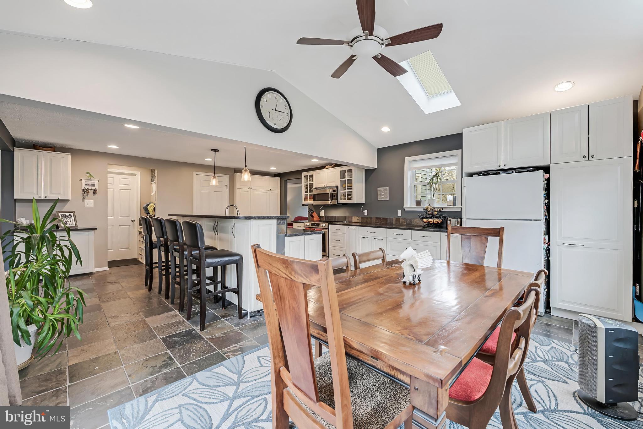 FOX MILL ESTATES - Residential Lease