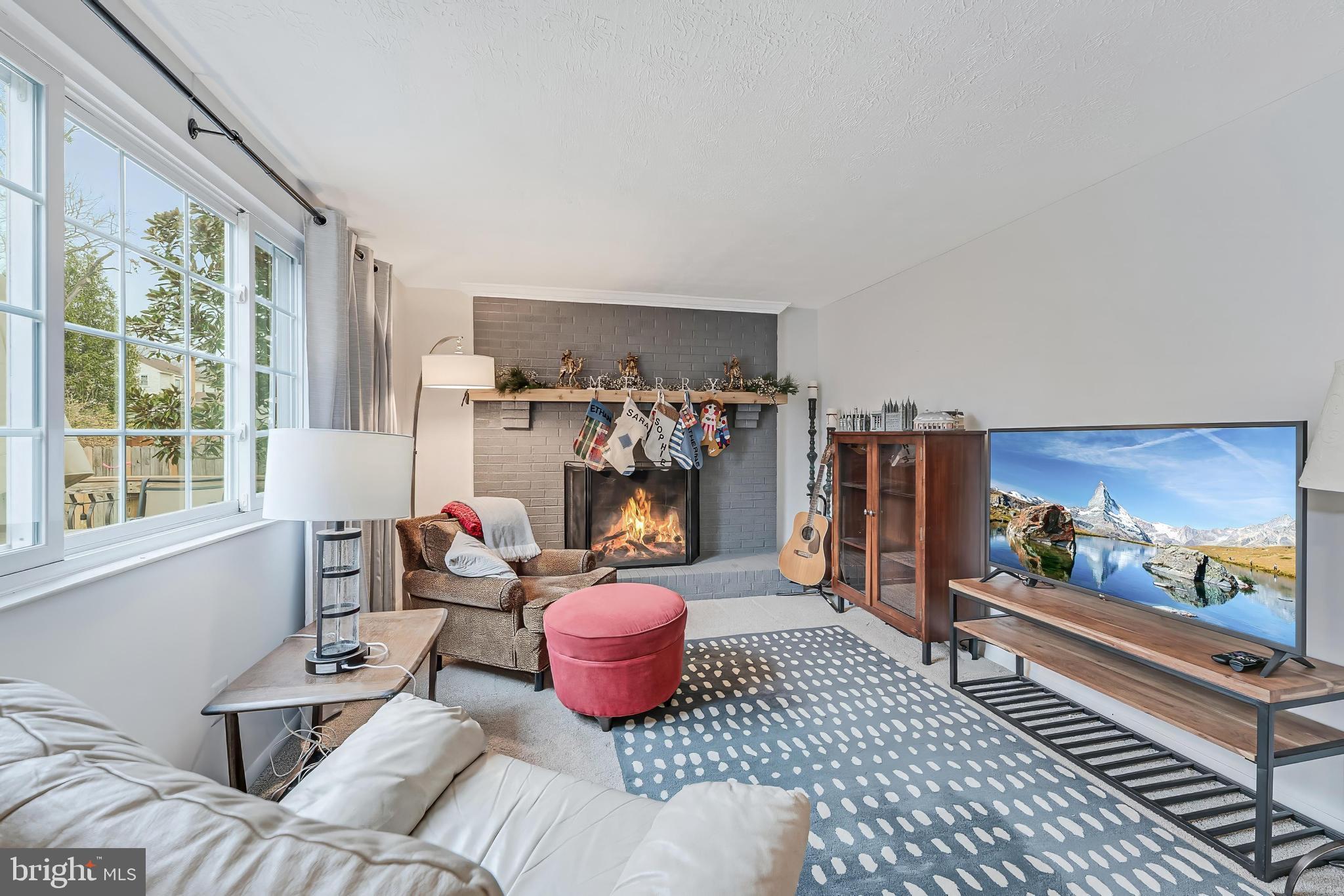 FOX MILL ESTATES - Residential Lease