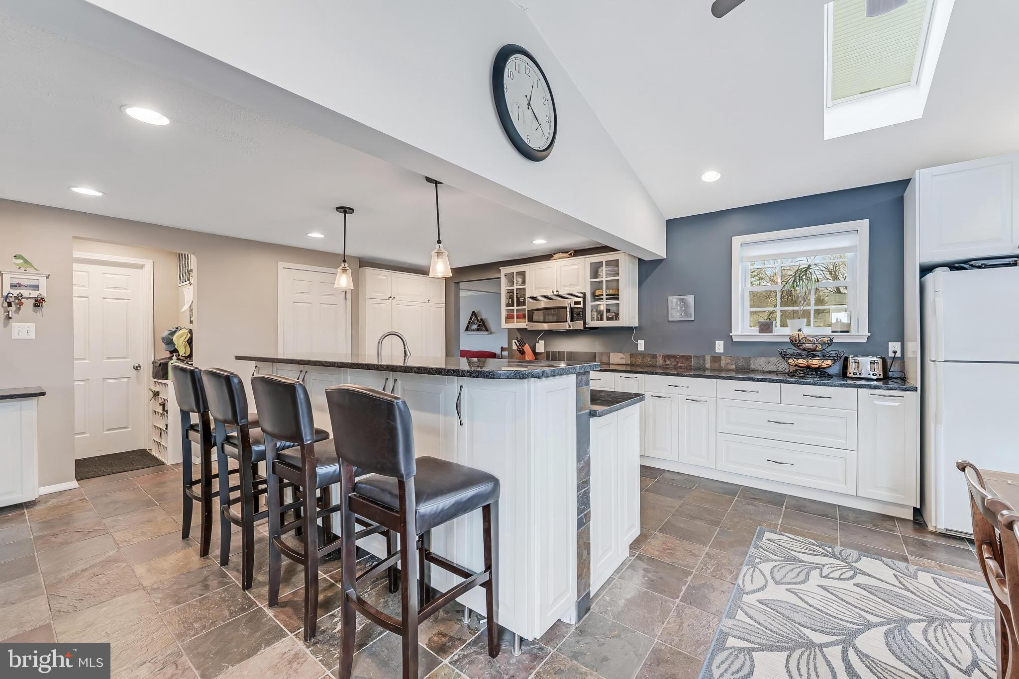 FOX MILL ESTATES - Residential Lease