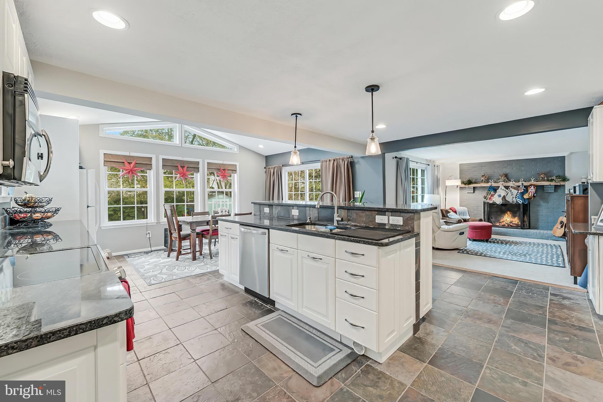 FOX MILL ESTATES - Residential Lease