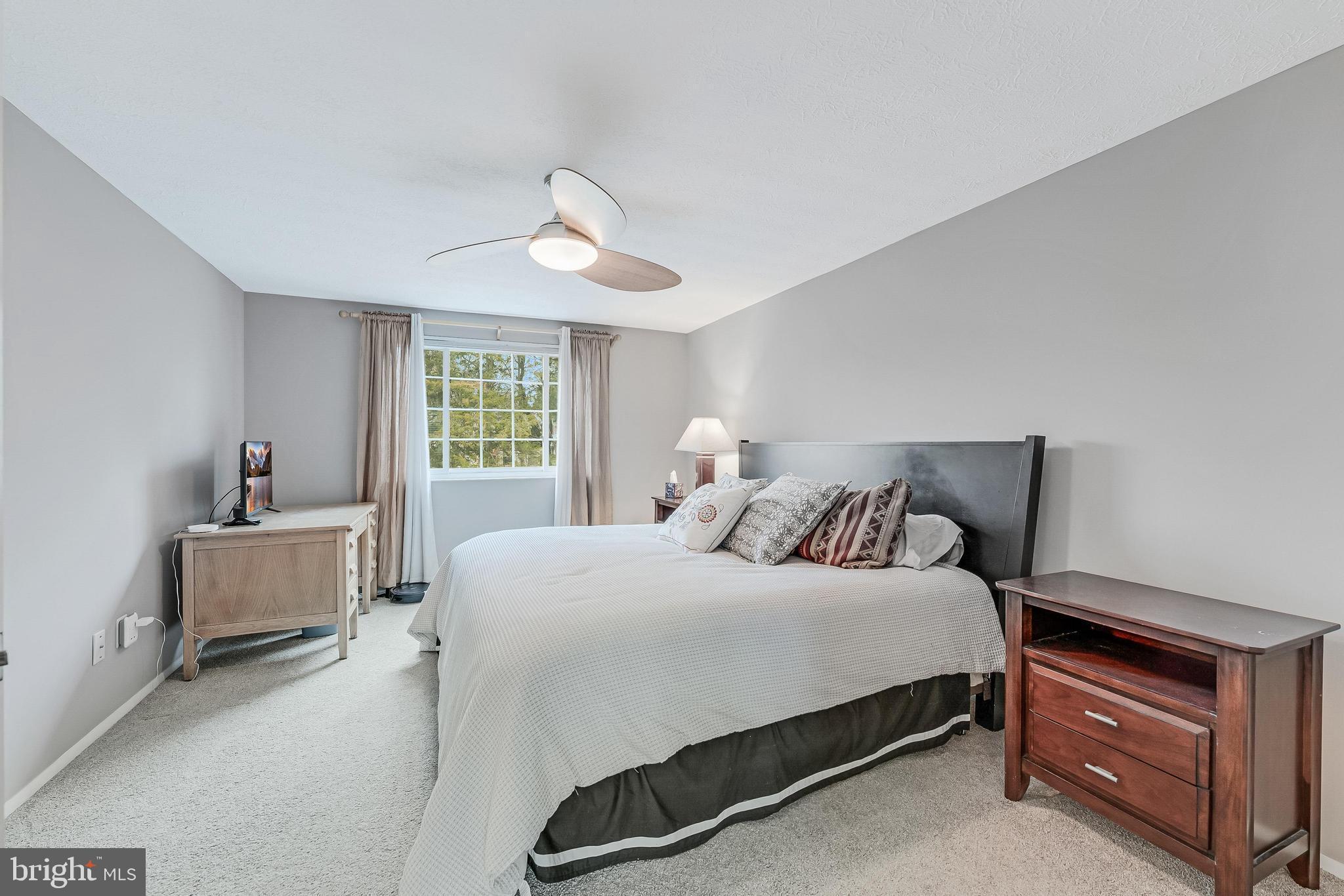 FOX MILL ESTATES - Residential Lease