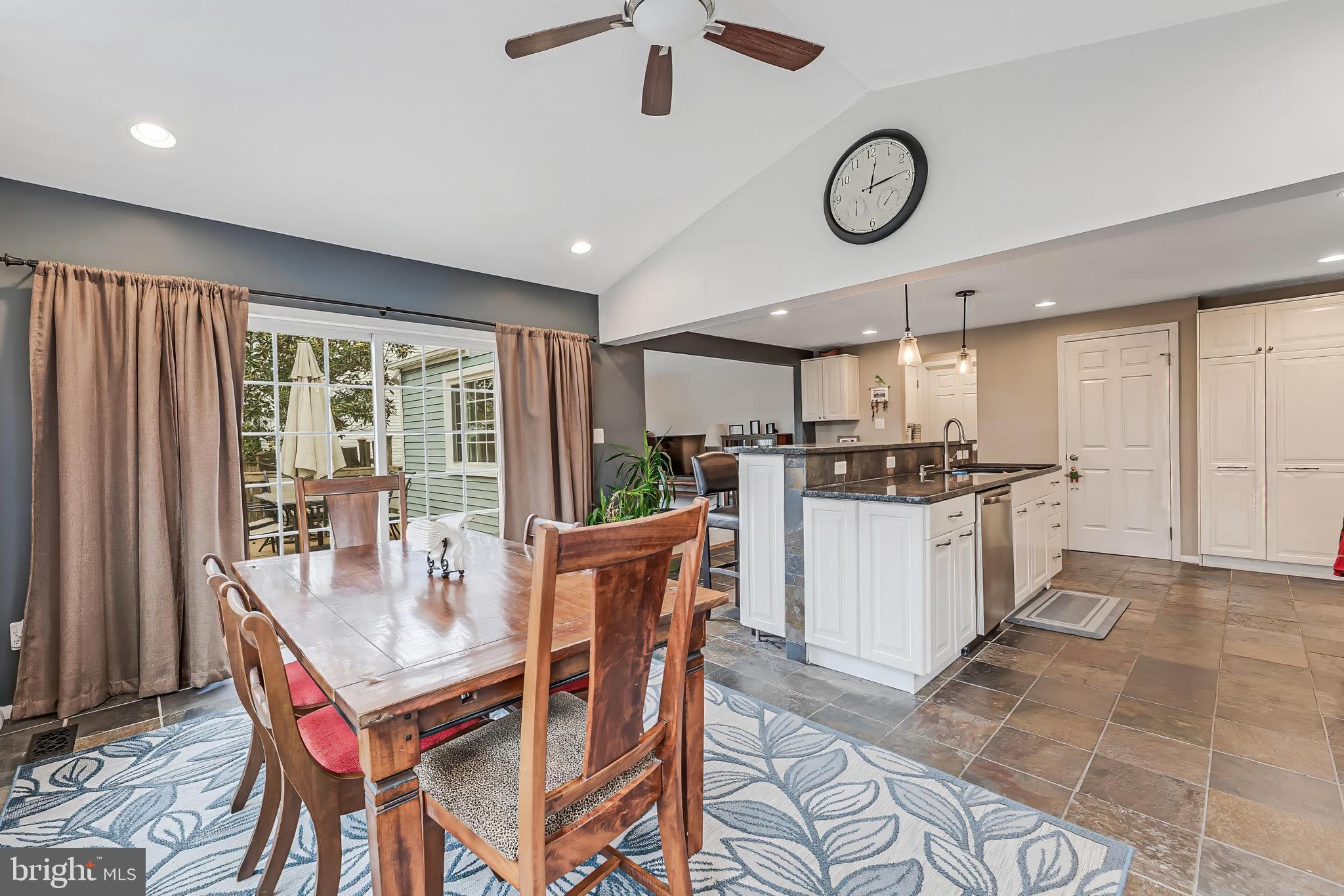 FOX MILL ESTATES - Residential Lease