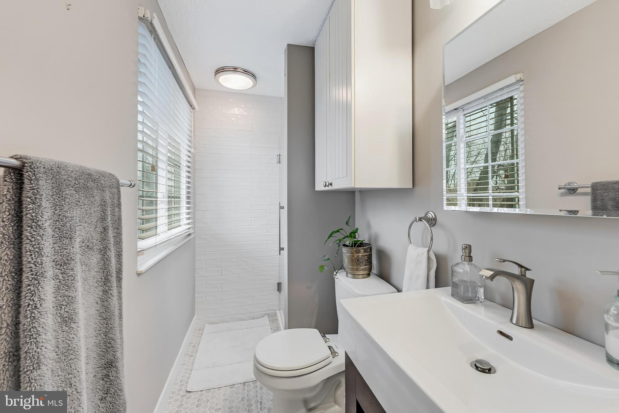 FOX MILL ESTATES - Residential Lease