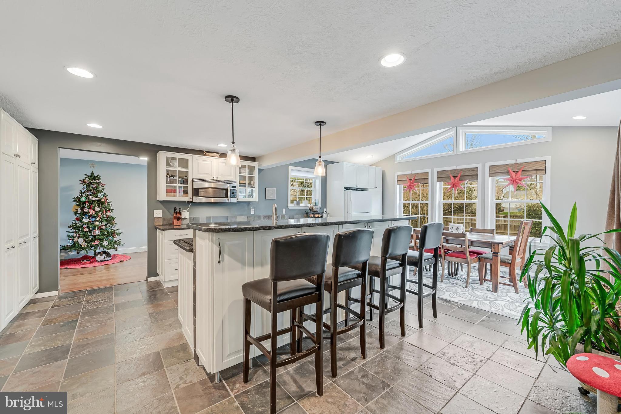 FOX MILL ESTATES - Residential Lease