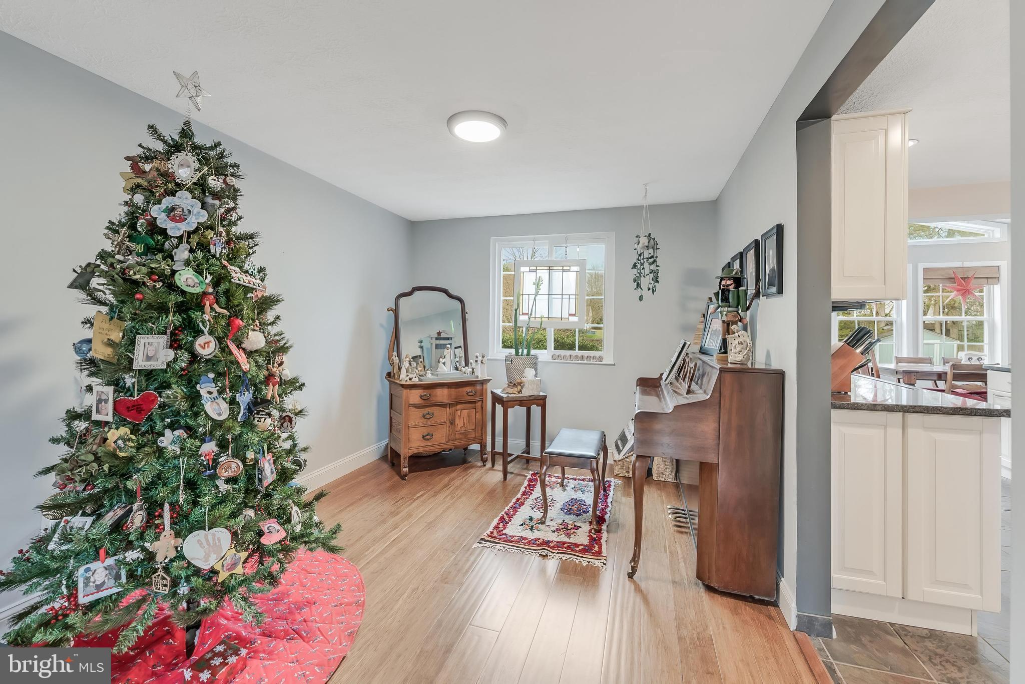 FOX MILL ESTATES - Residential Lease