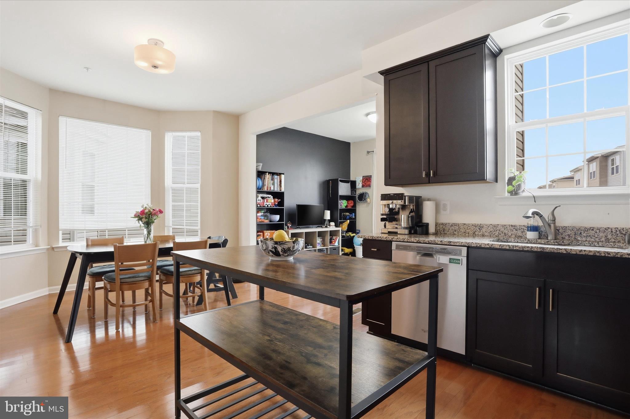 COLLEGIATE ACRES - Residential