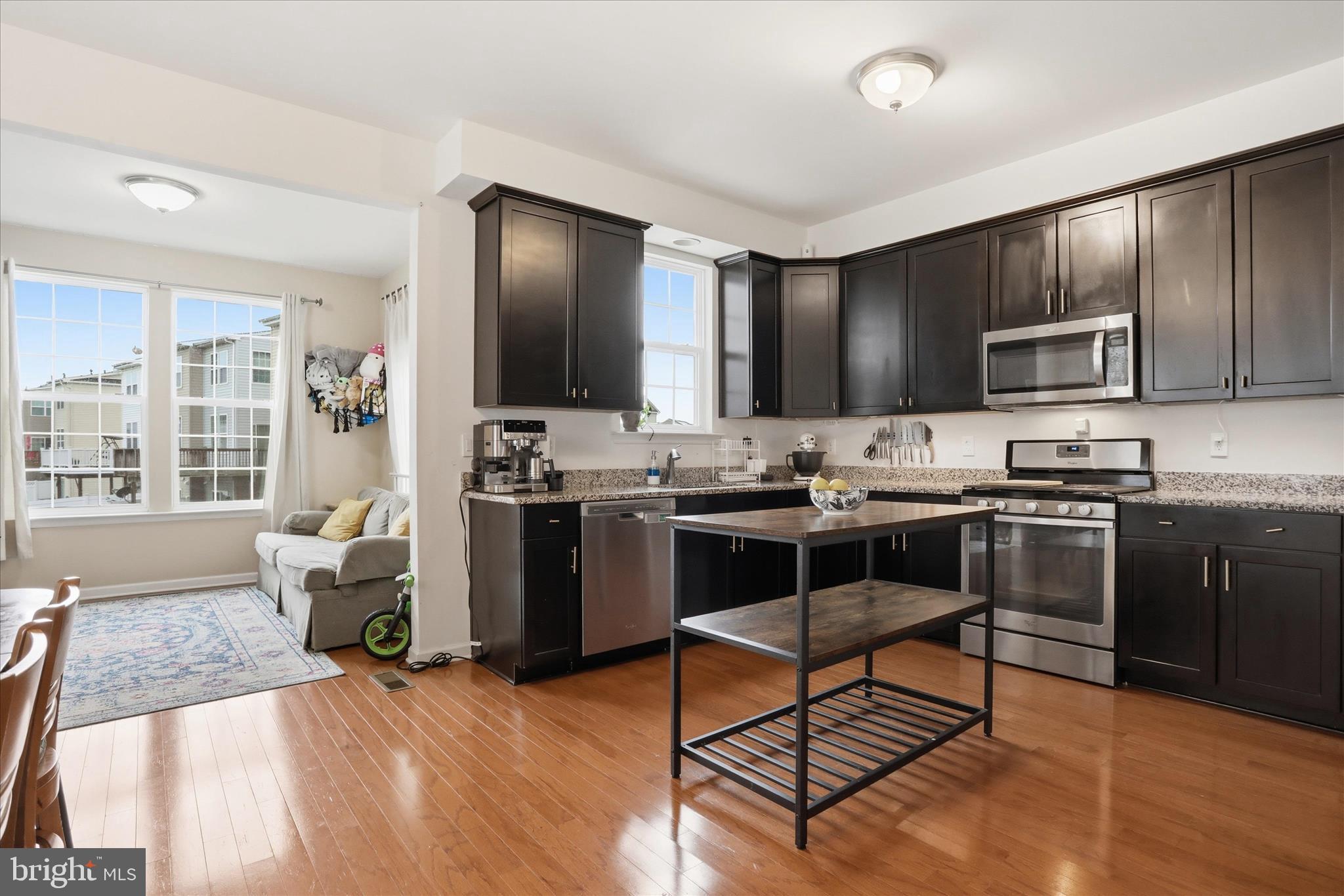 COLLEGIATE ACRES - Residential
