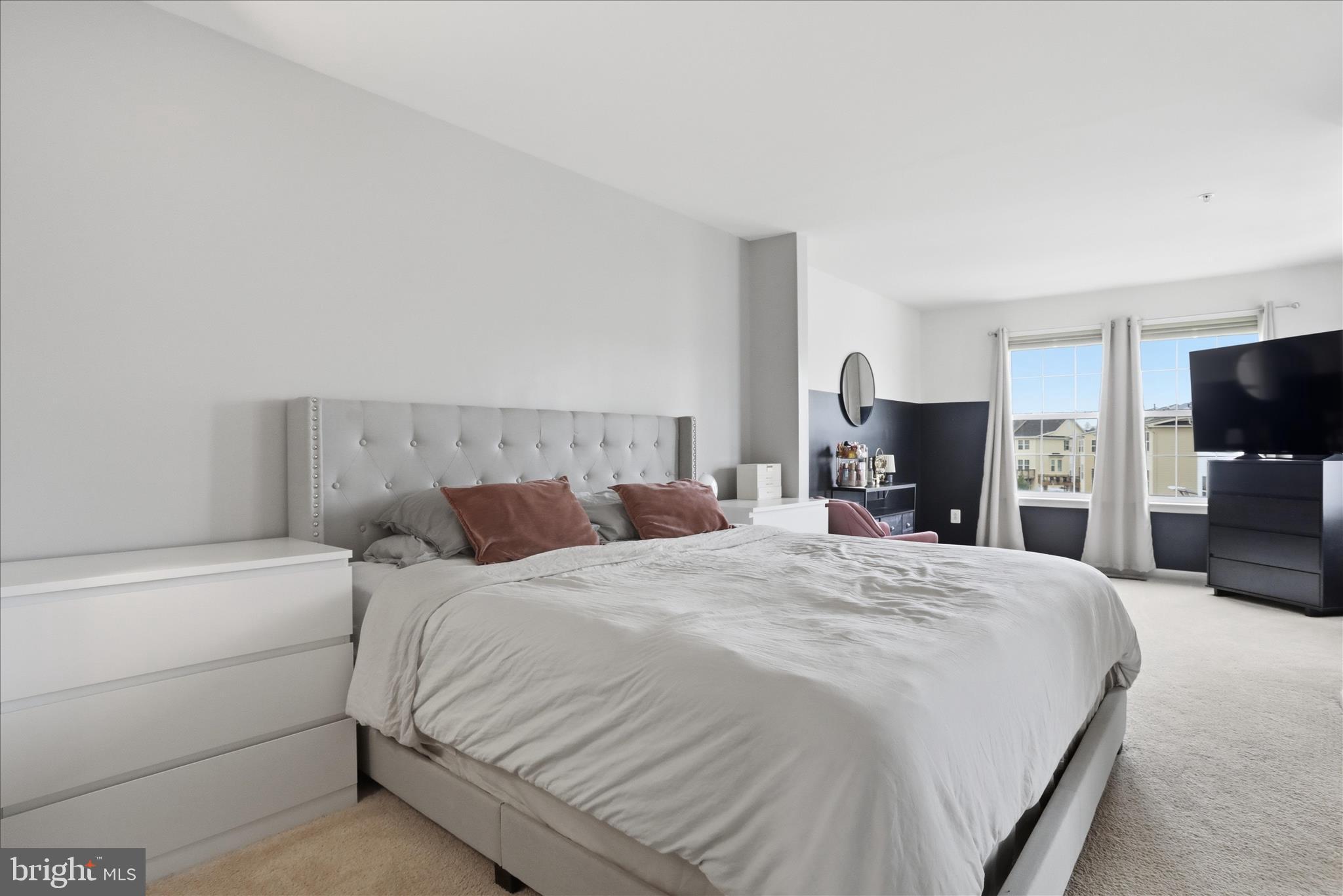 COLLEGIATE ACRES - Residential