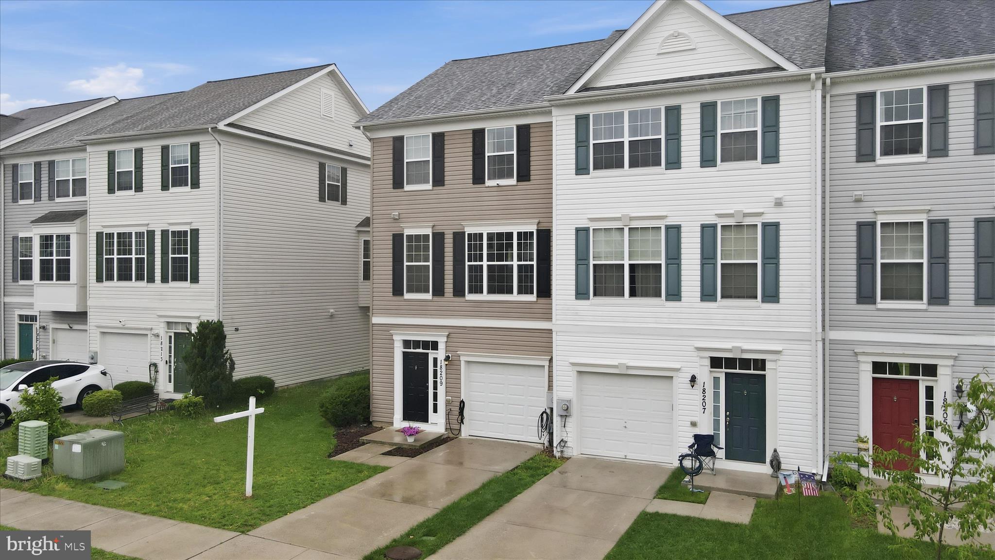18209 HURRICANE COURT