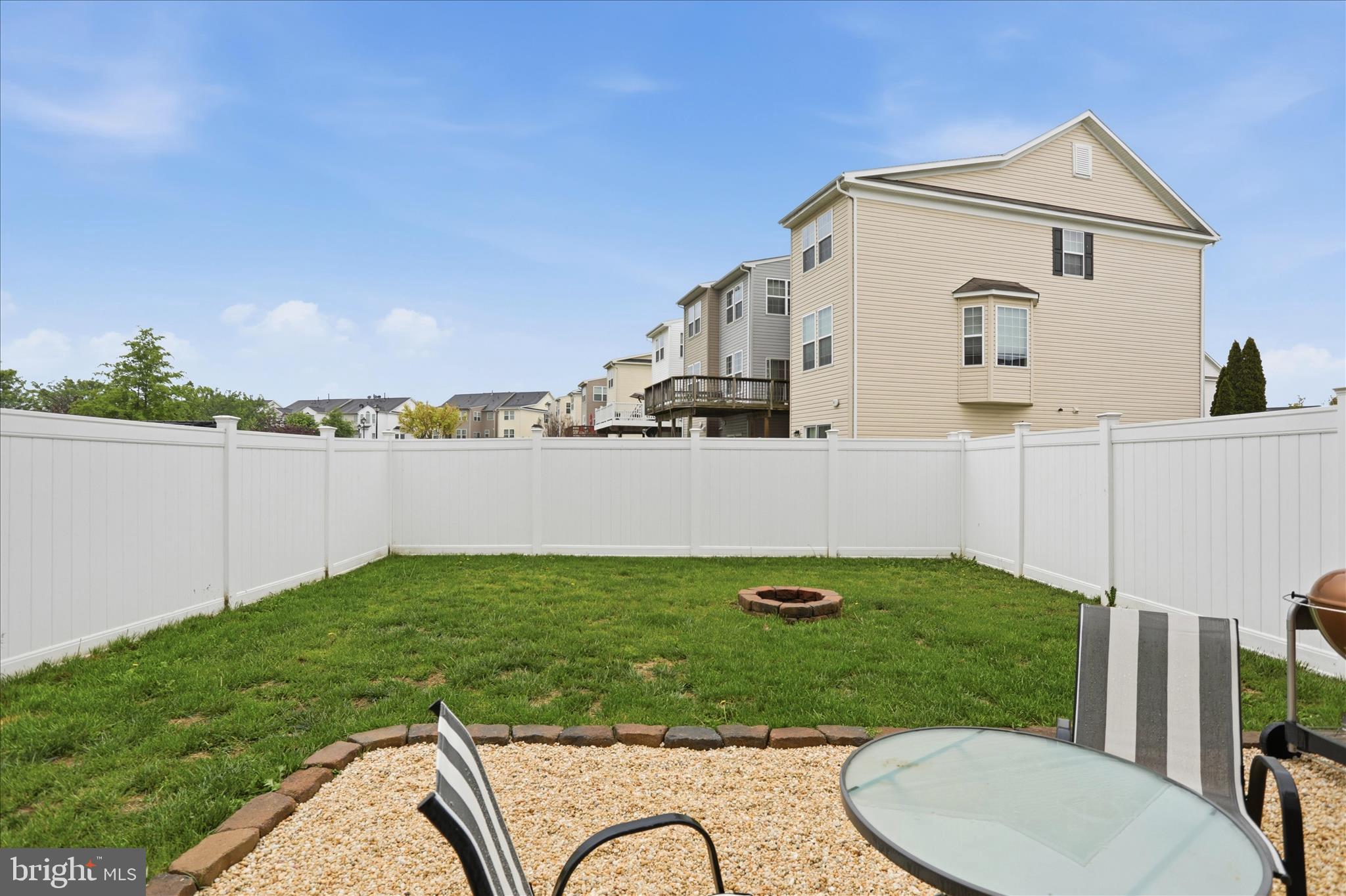 COLLEGIATE ACRES - Residential