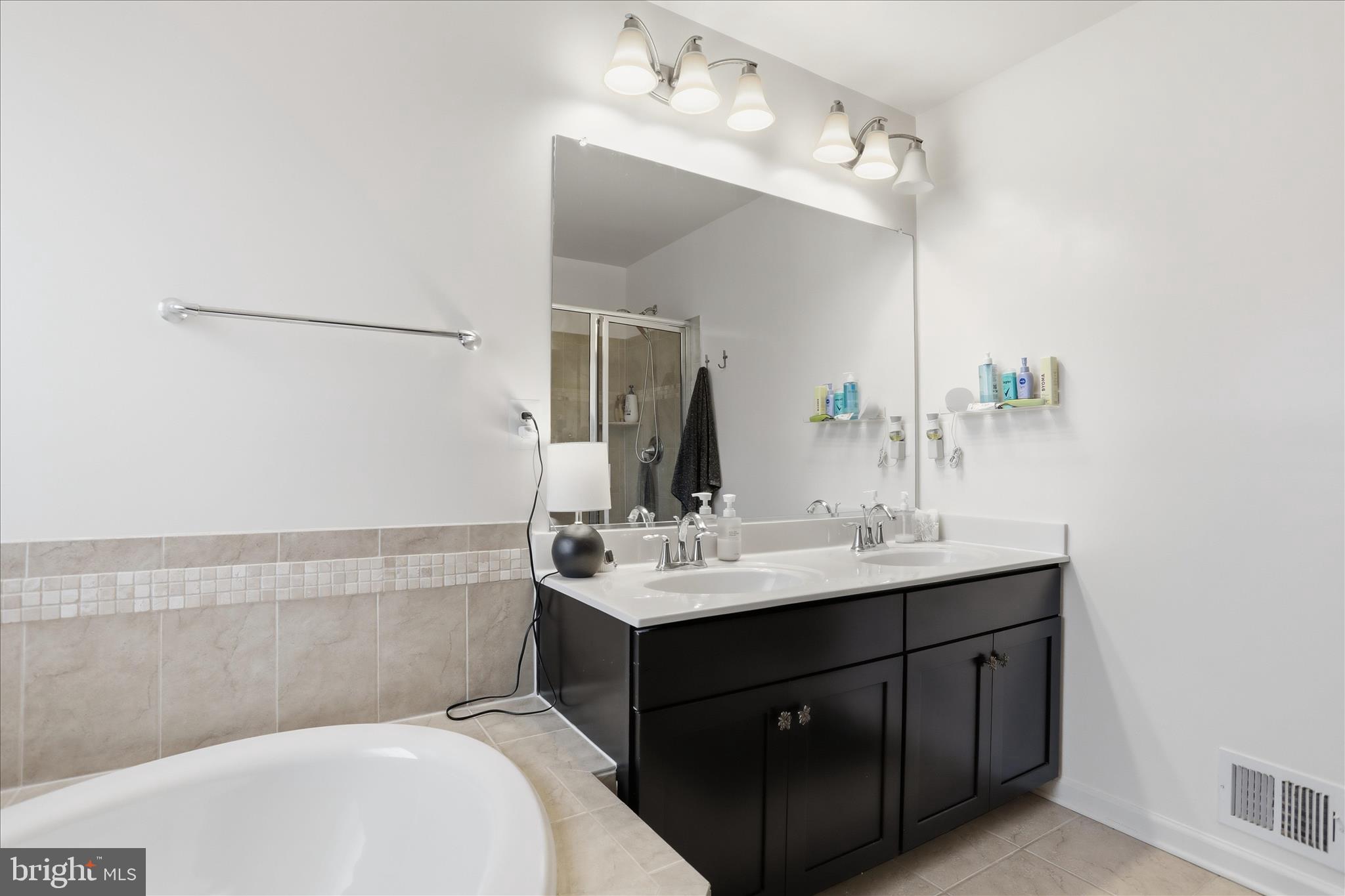 COLLEGIATE ACRES - Residential