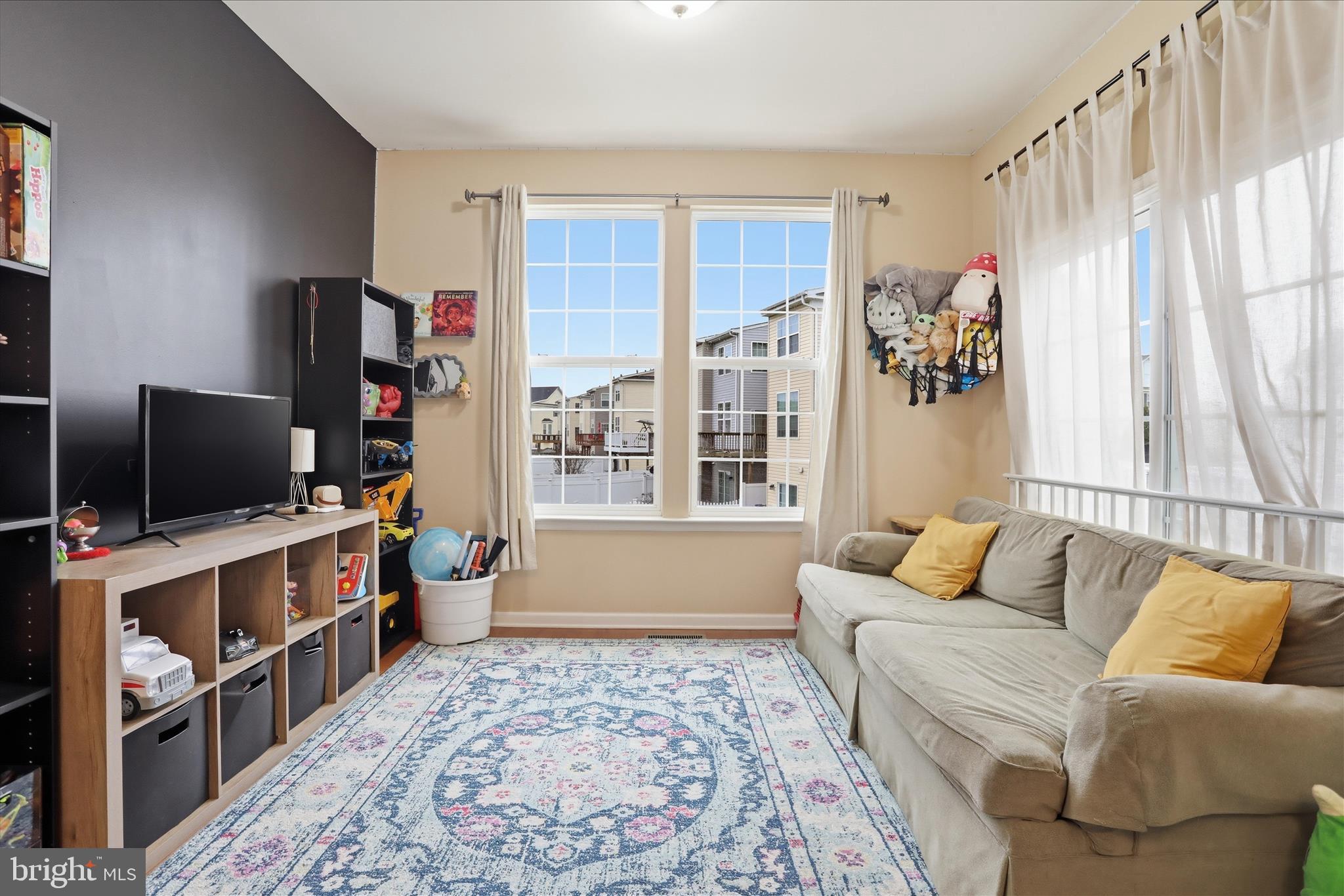 COLLEGIATE ACRES - Residential