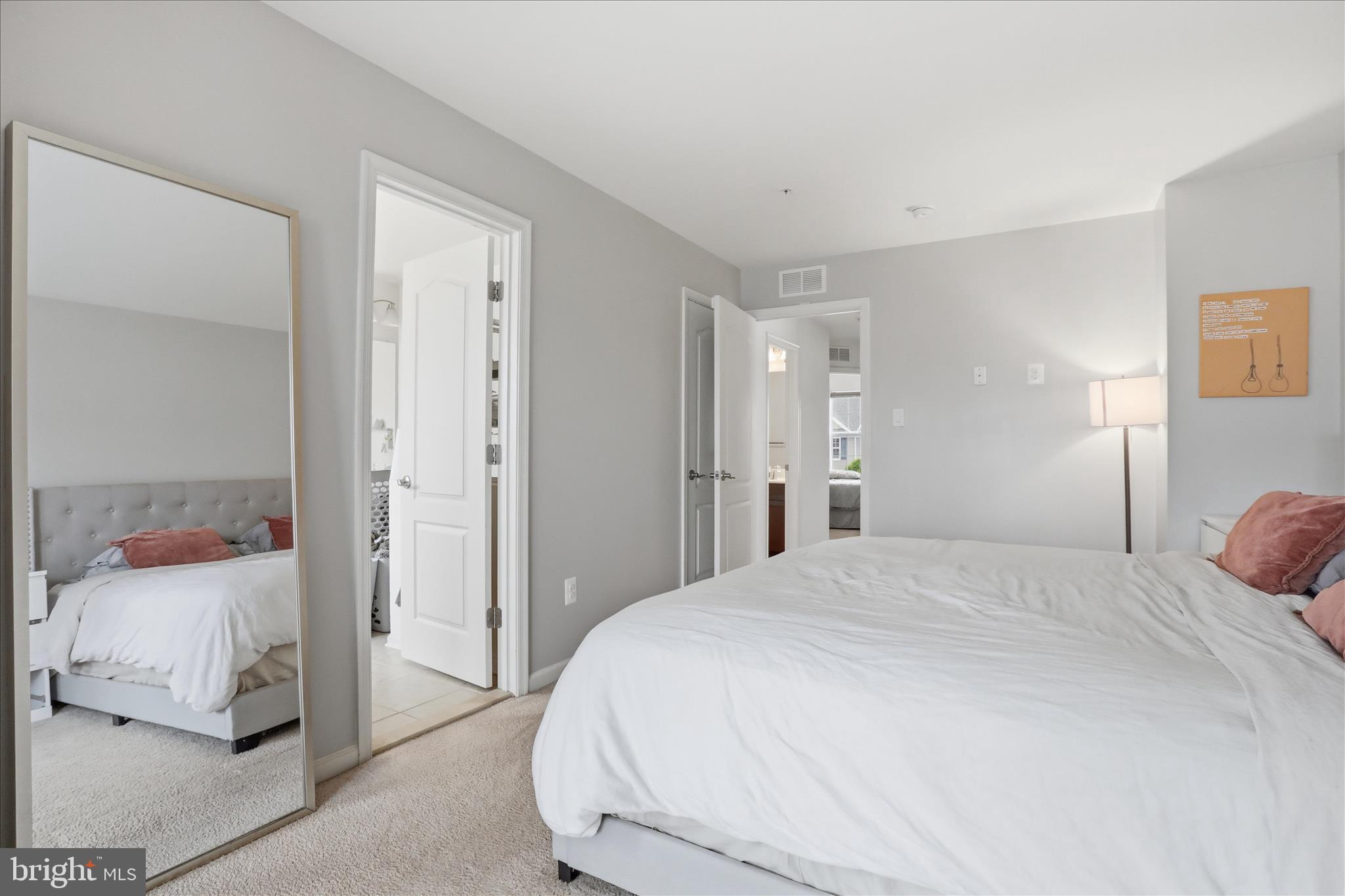 COLLEGIATE ACRES - Residential