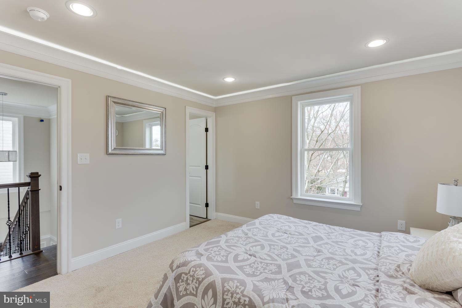 MT RAINIER- ROGERS 1ST A - Residential