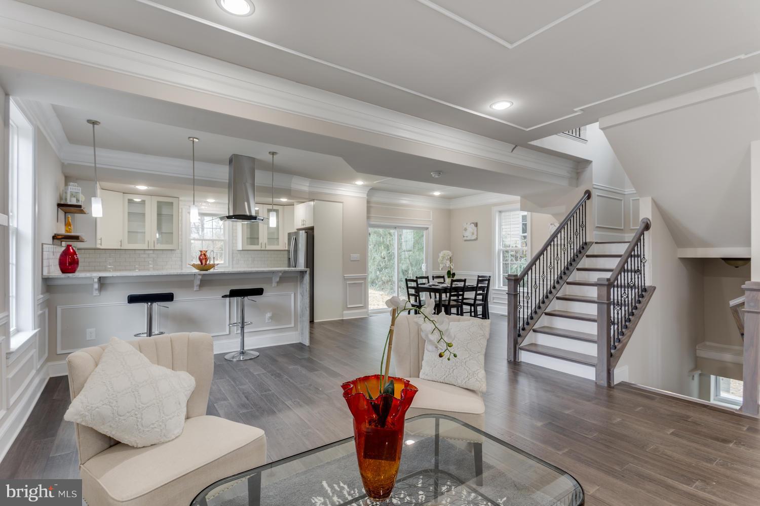 MT RAINIER- ROGERS 1ST A - Residential