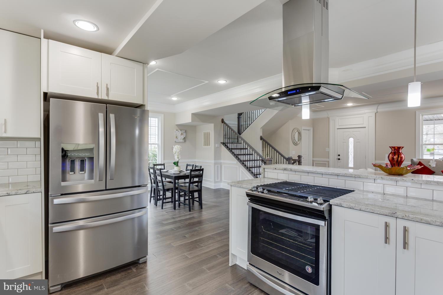 MT RAINIER- ROGERS 1ST A - Residential