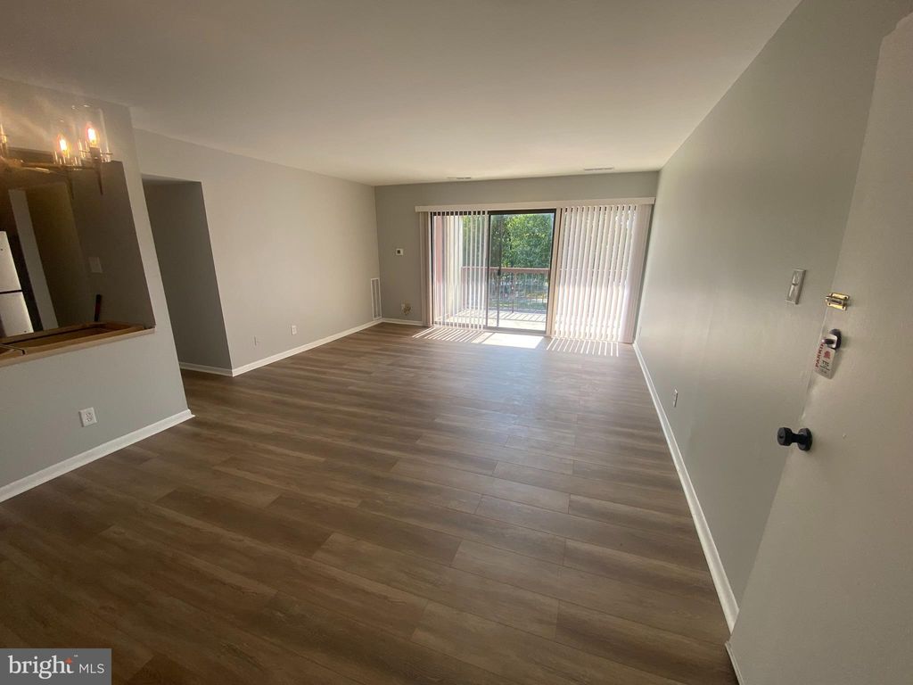 Photo of 10122 Campus Way S #304-1A, UPPER MARLBORO, MD 20774 (MLS # MDPG2167590)