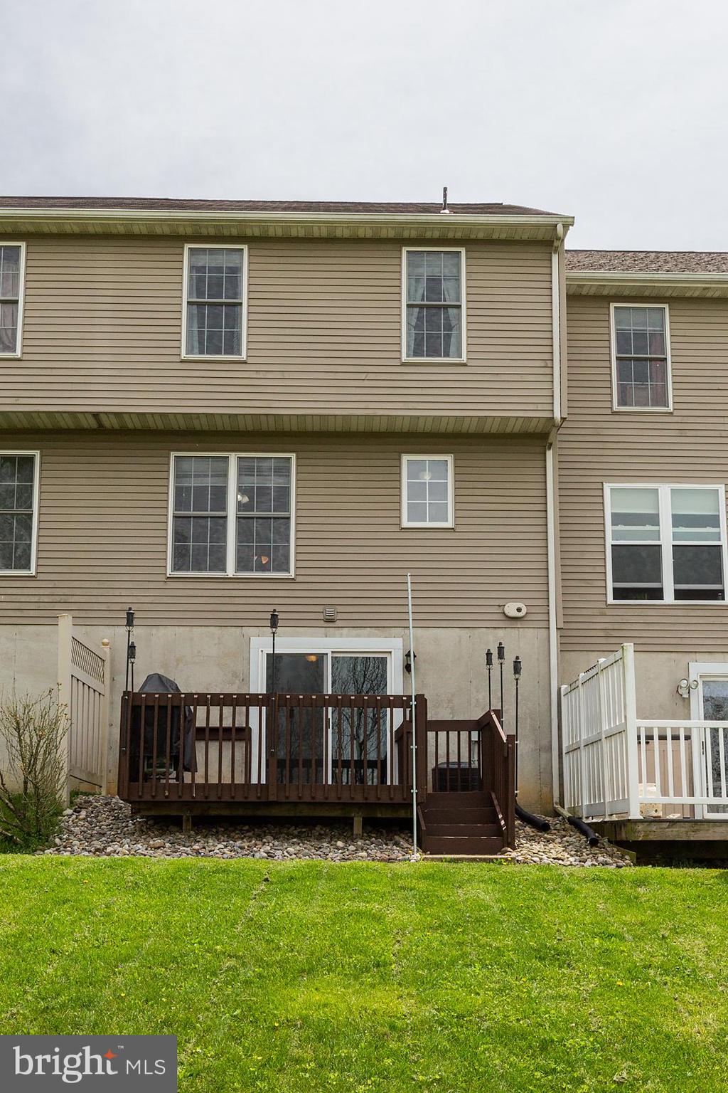 LONGWOOD SQUARE - Residential