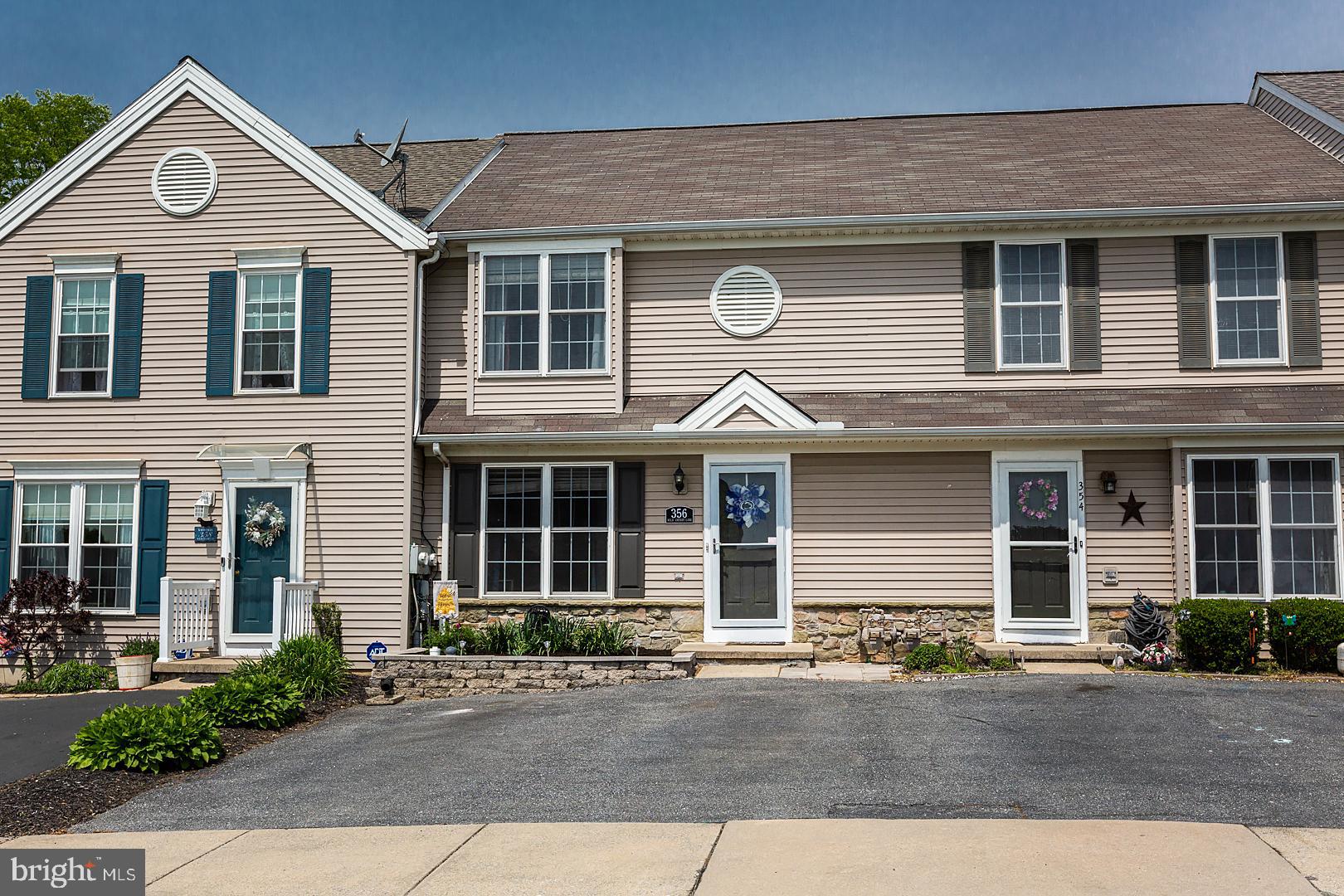 LONGWOOD SQUARE - Residential