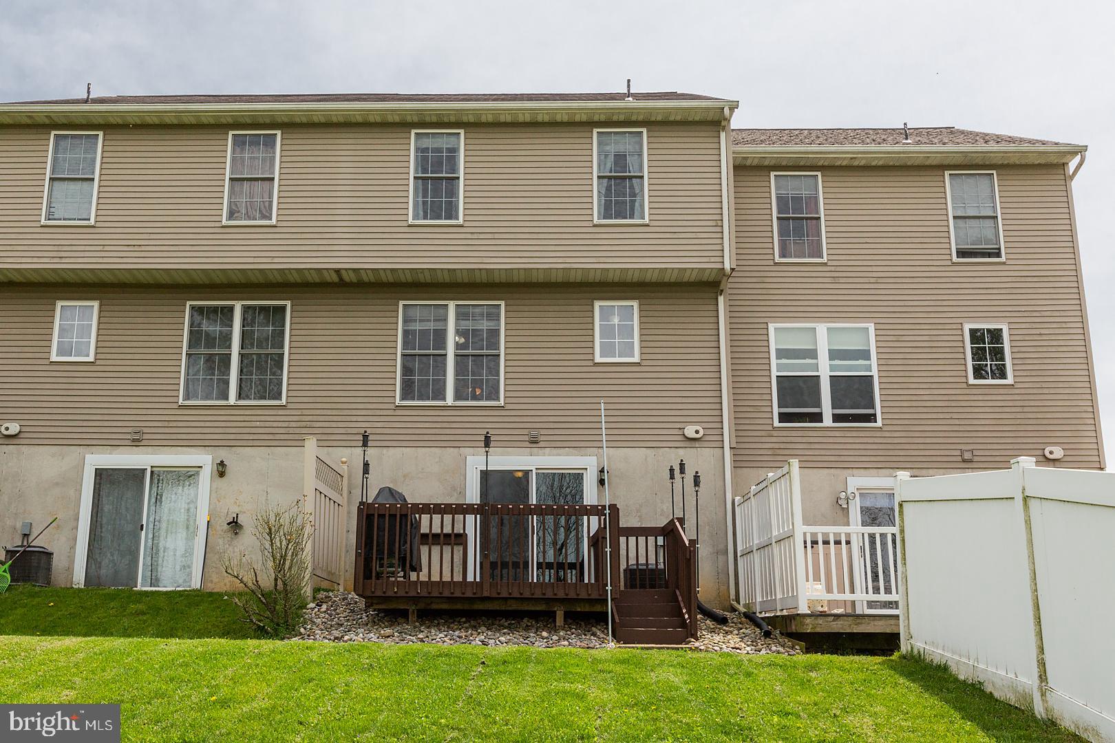 LONGWOOD SQUARE - Residential