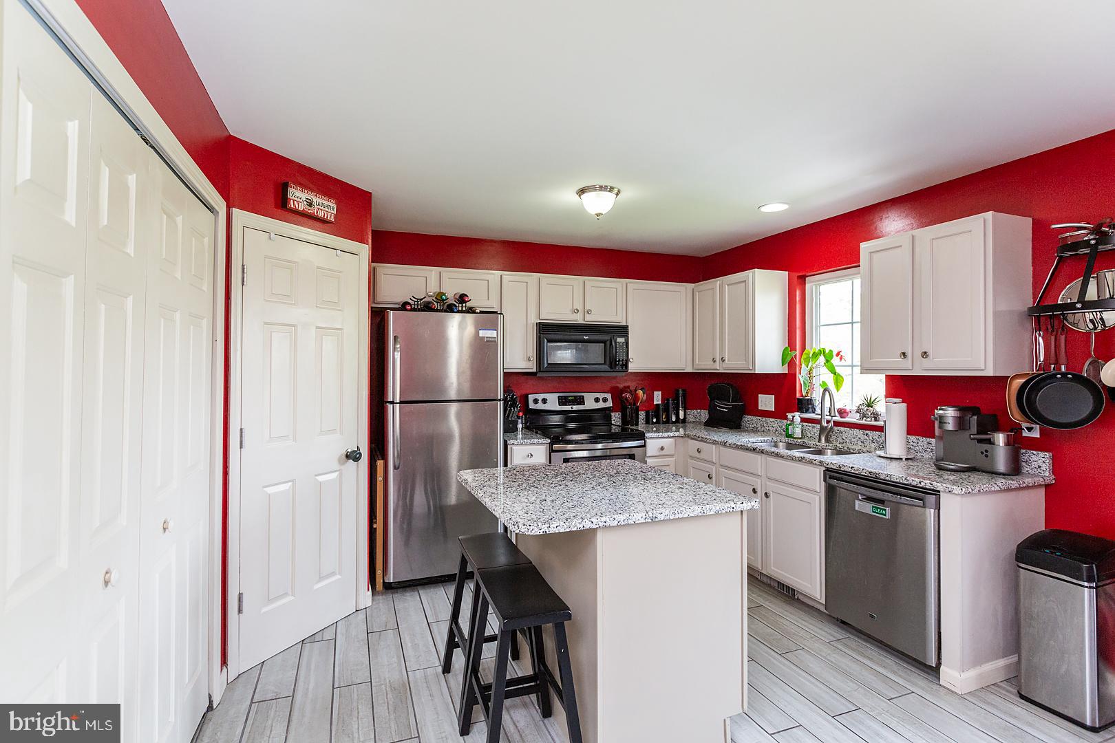 LONGWOOD SQUARE - Residential