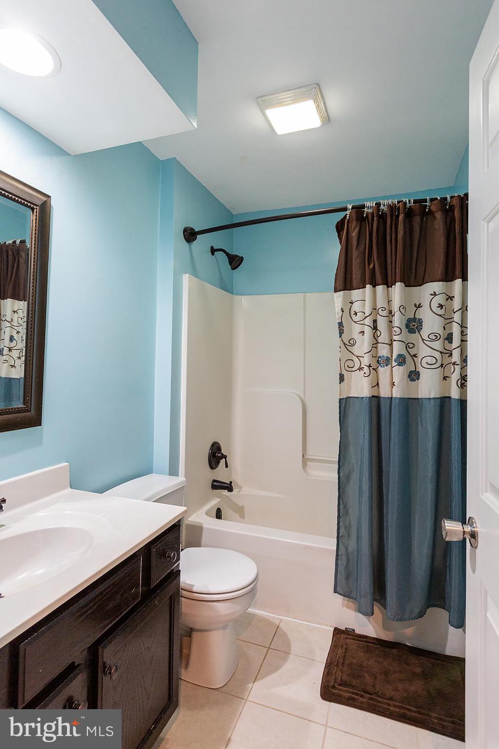 LONGWOOD SQUARE - Residential