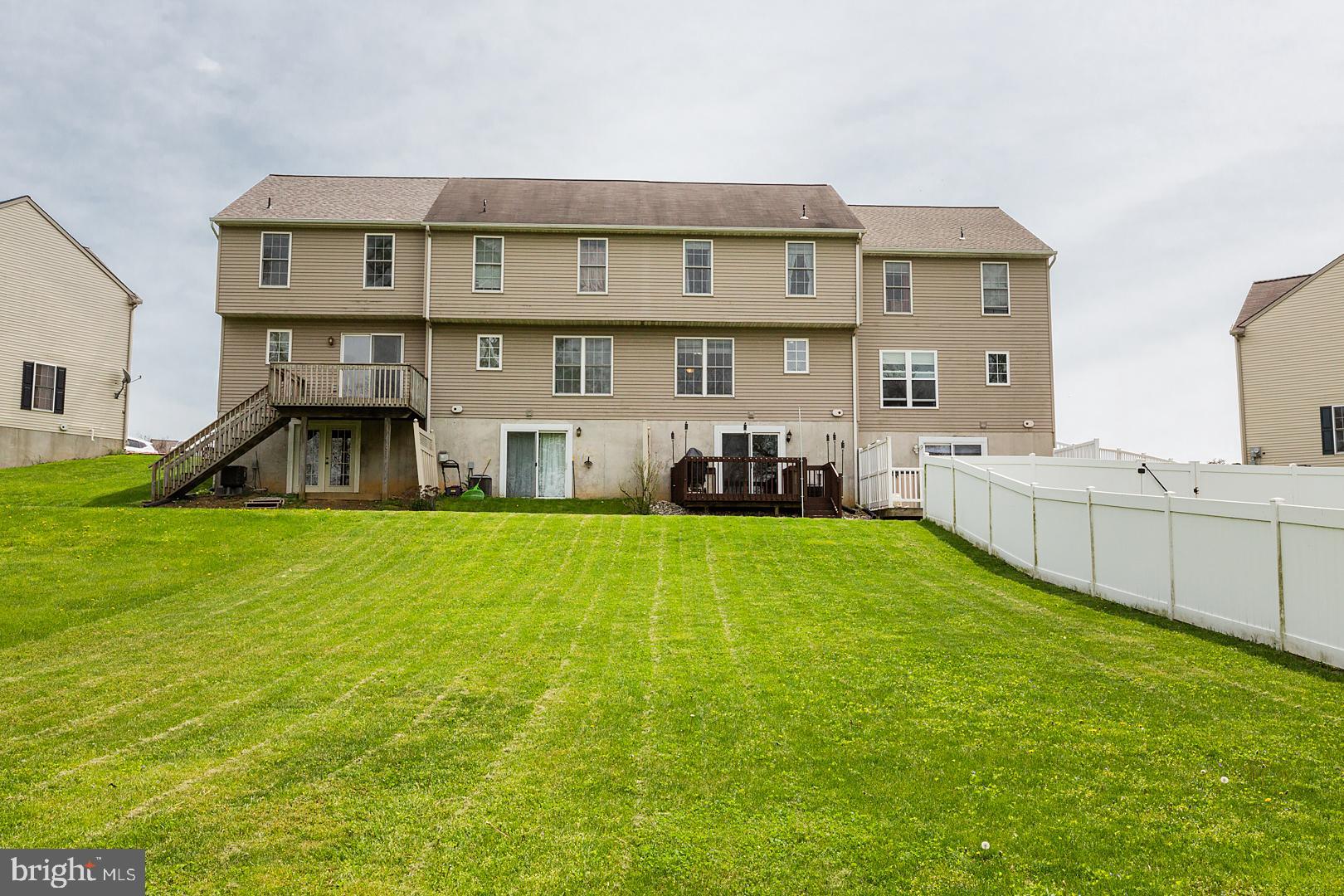 LONGWOOD SQUARE - Residential